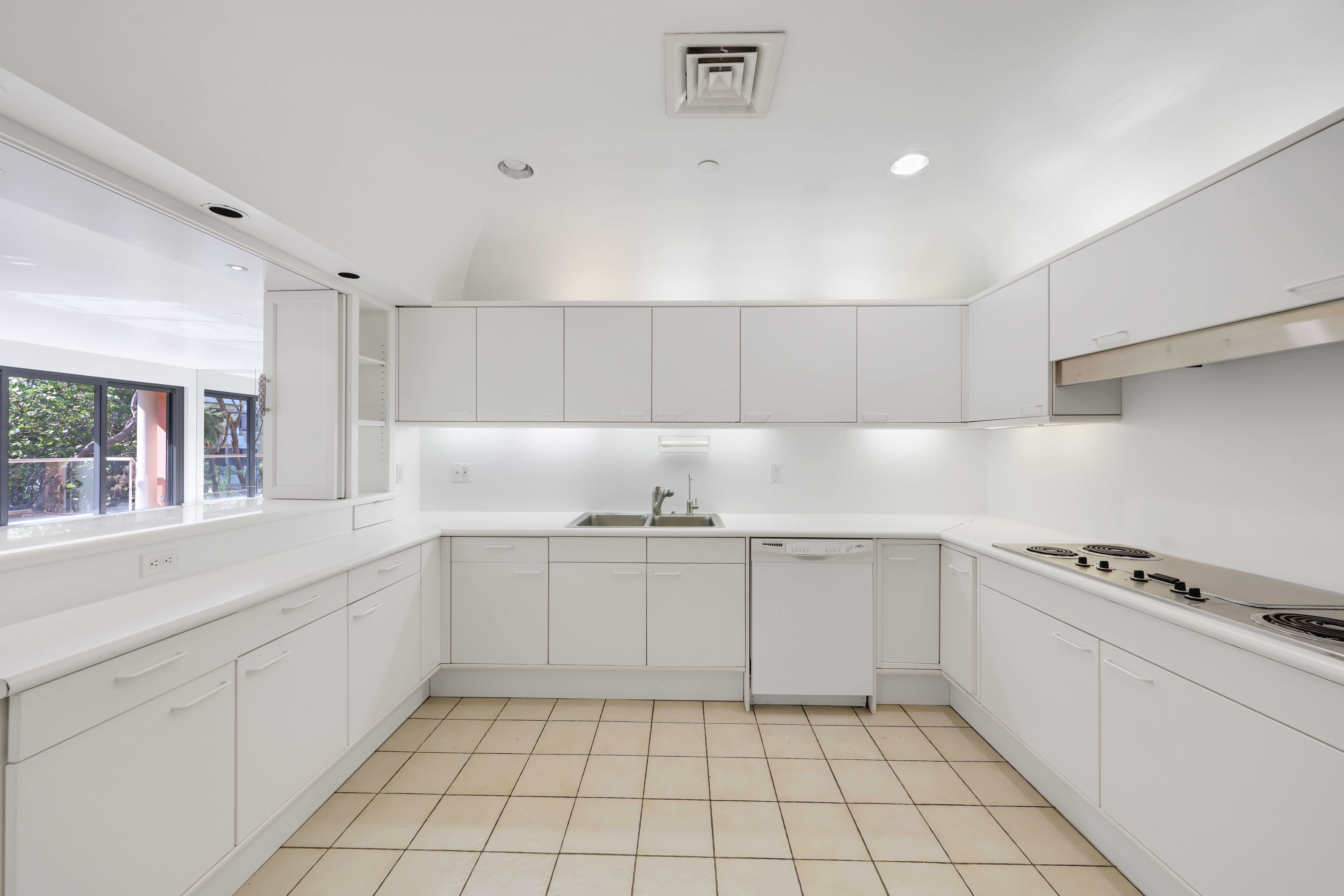 2 N Breakers Row Palm Beach FL 33480