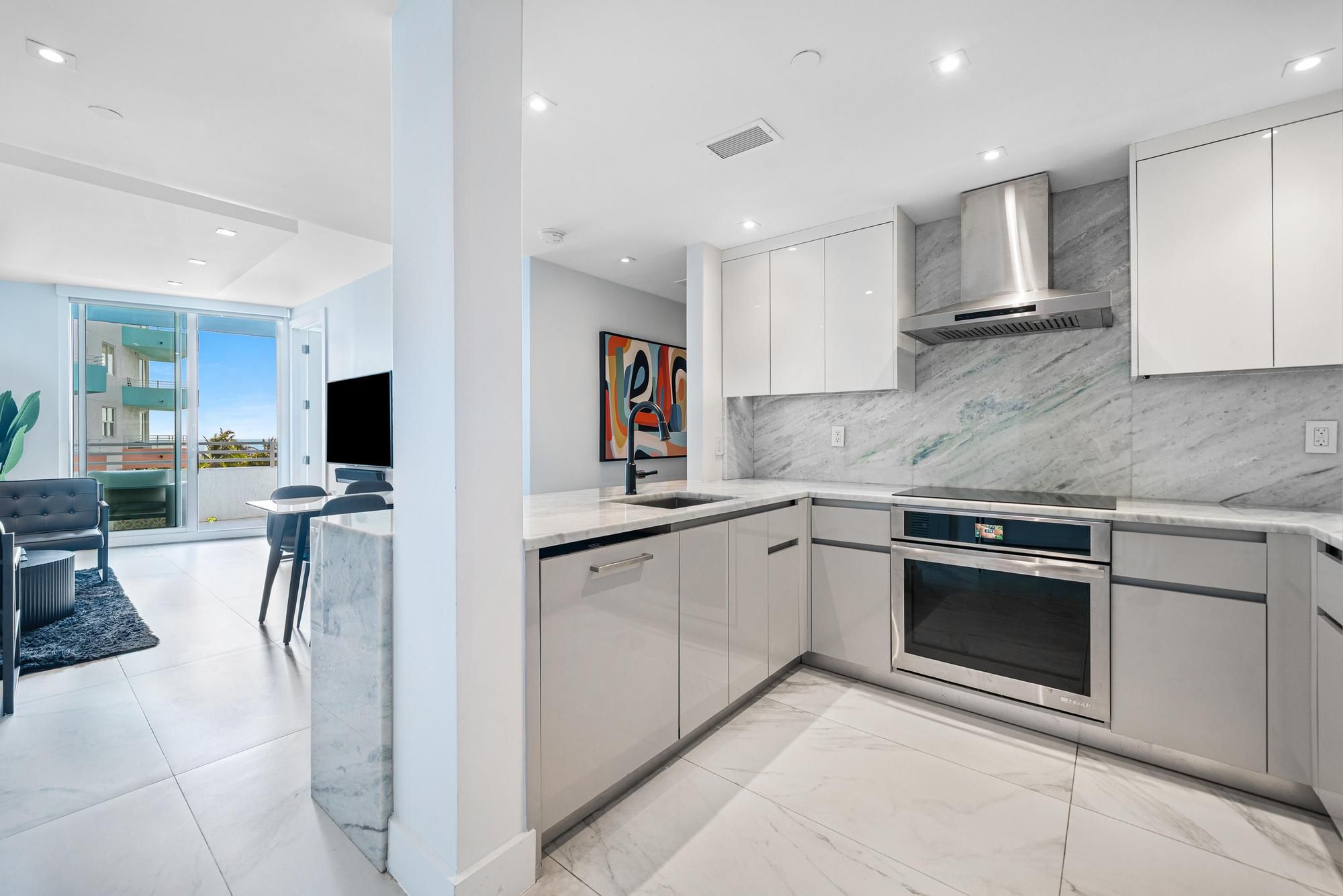 225 Collins Avenue Miami Beach FL 33139