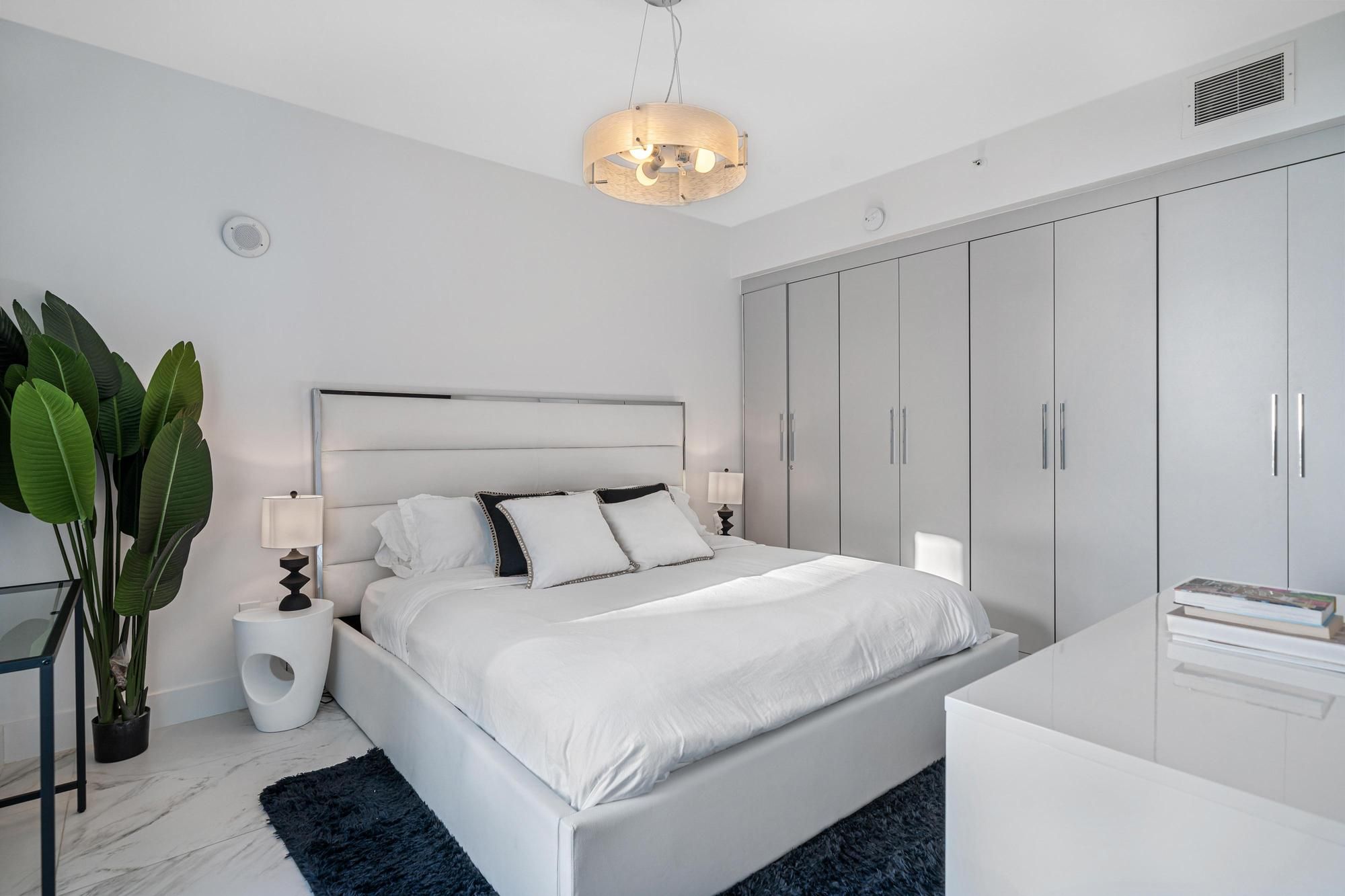 225 Collins Avenue Miami Beach FL 33139