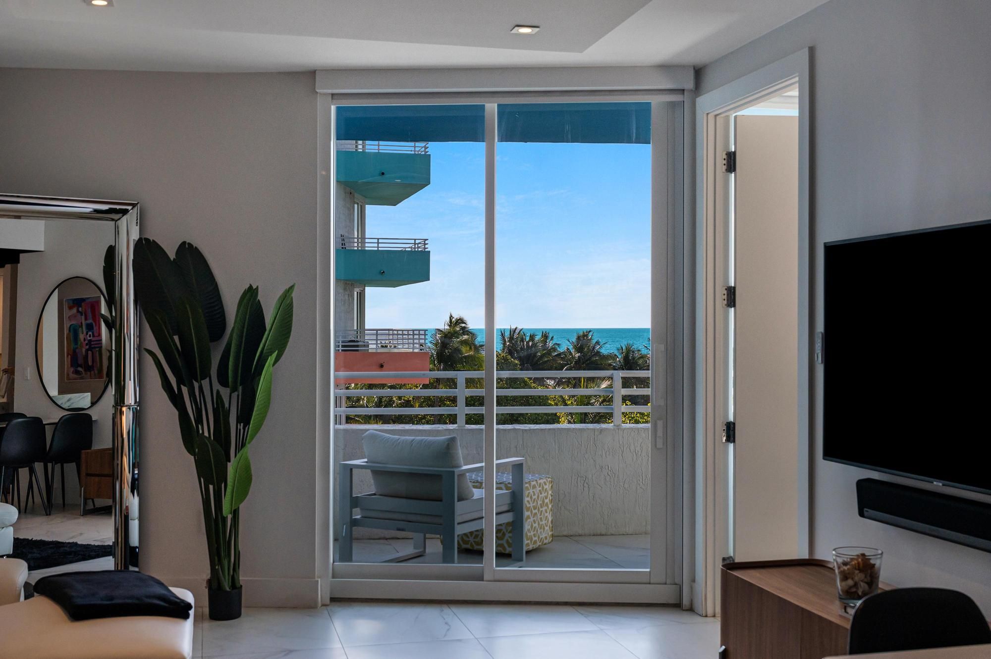 225 Collins Avenue Miami Beach FL 33139