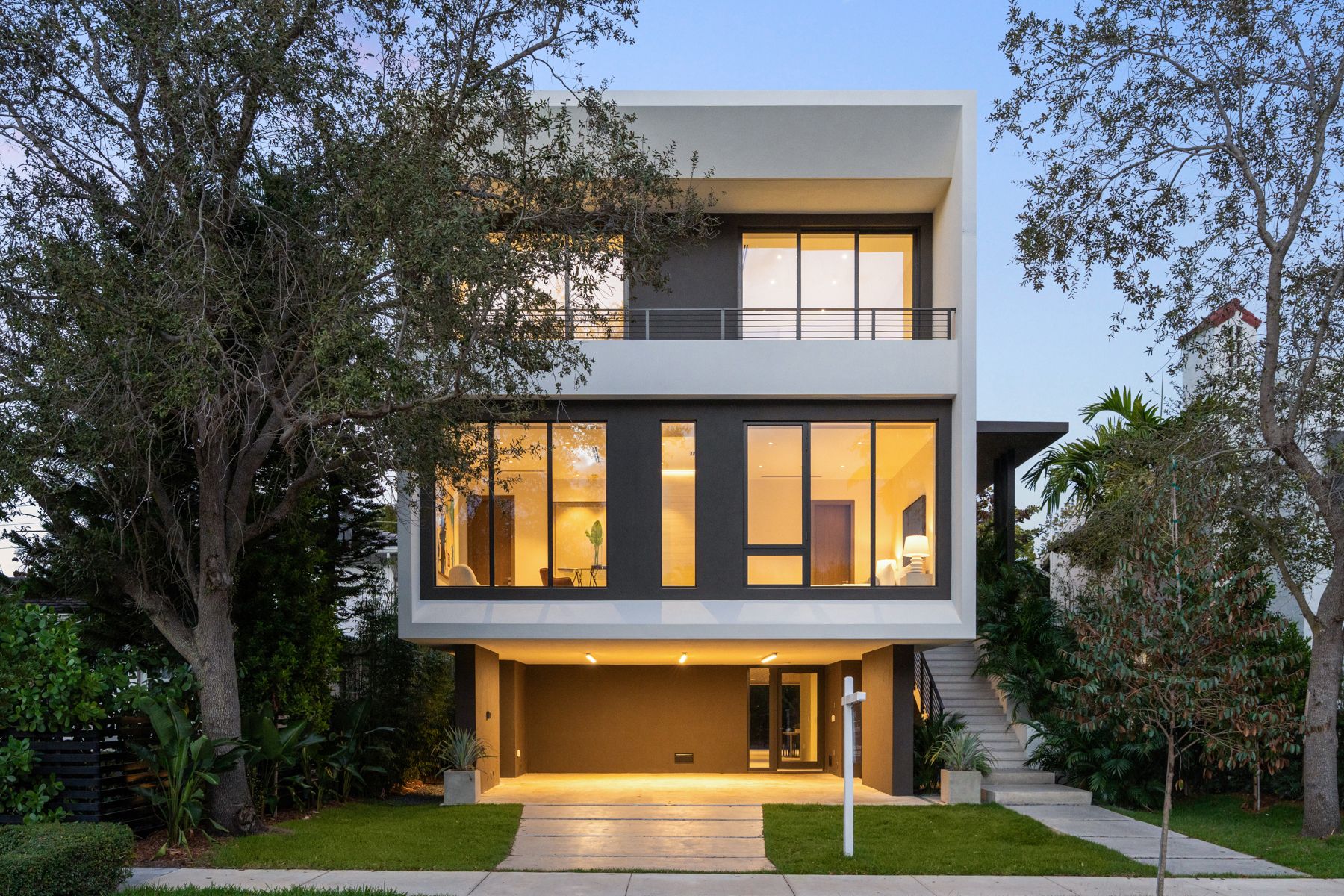 3551 Crystal Court Miami FL 33133