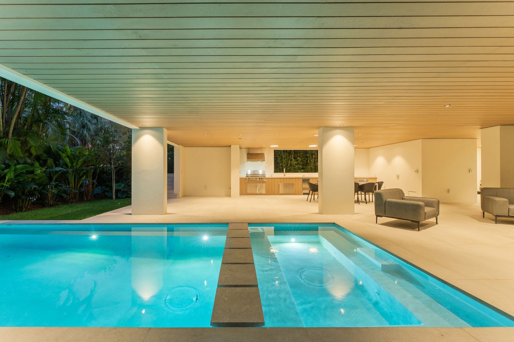 3551 Crystal Court Miami FL 33133