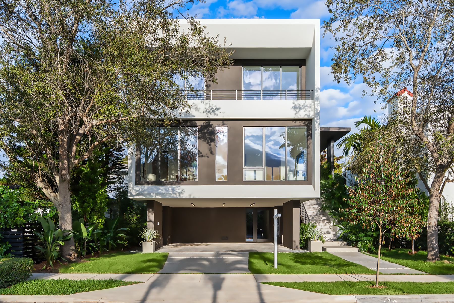 3551 Crystal Court Miami FL 33133
