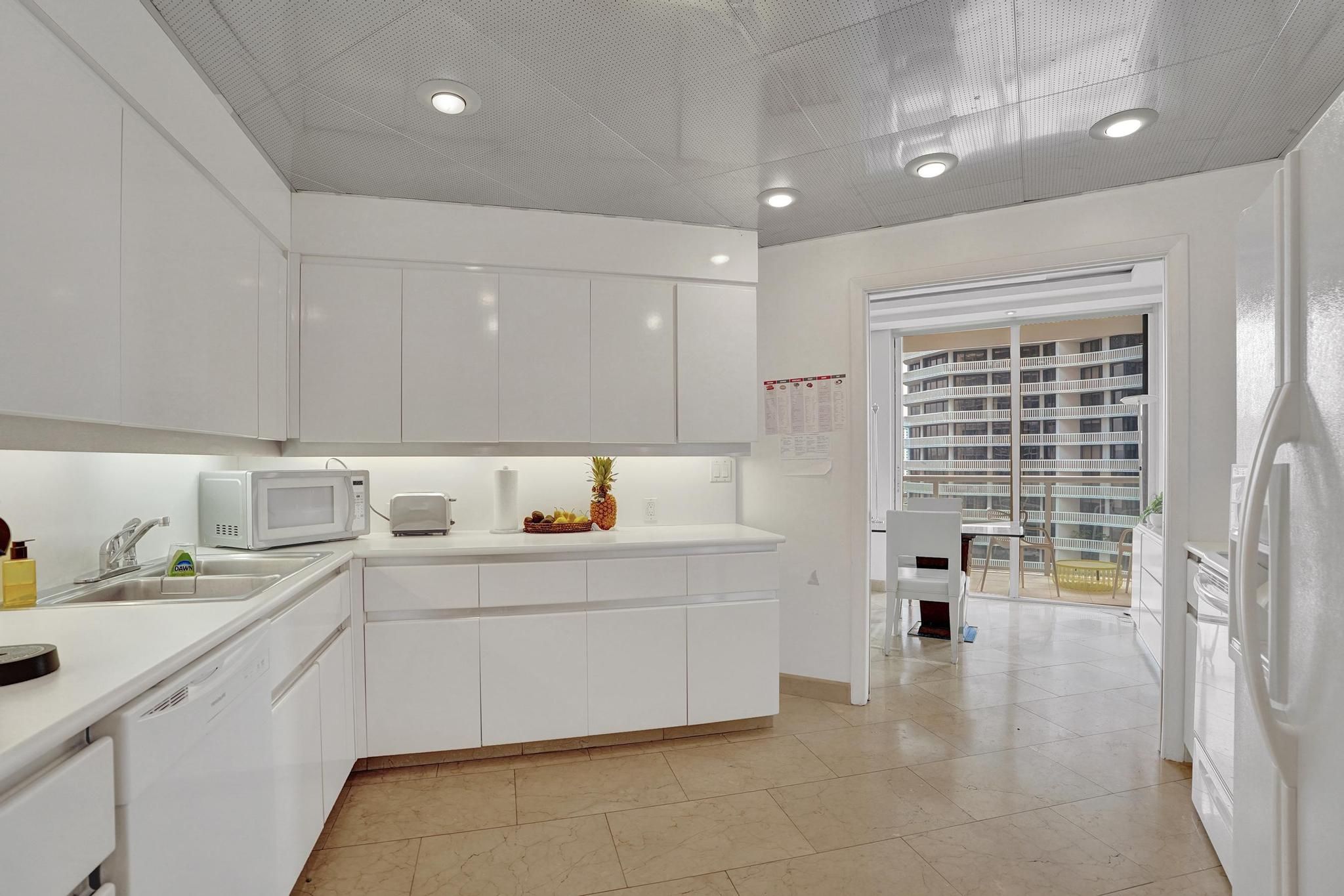4000 Island Boulevard Aventura FL 33160