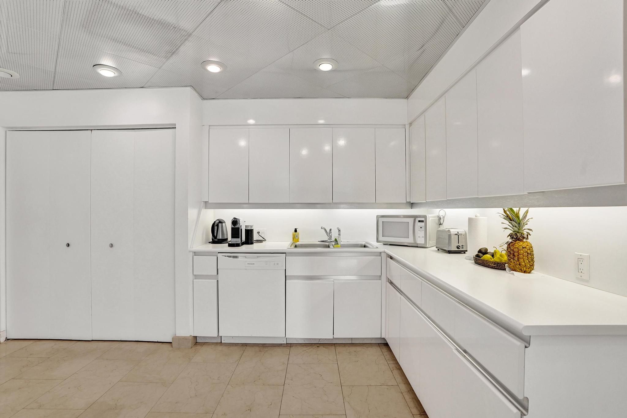 4000 Island Boulevard Aventura FL 33160