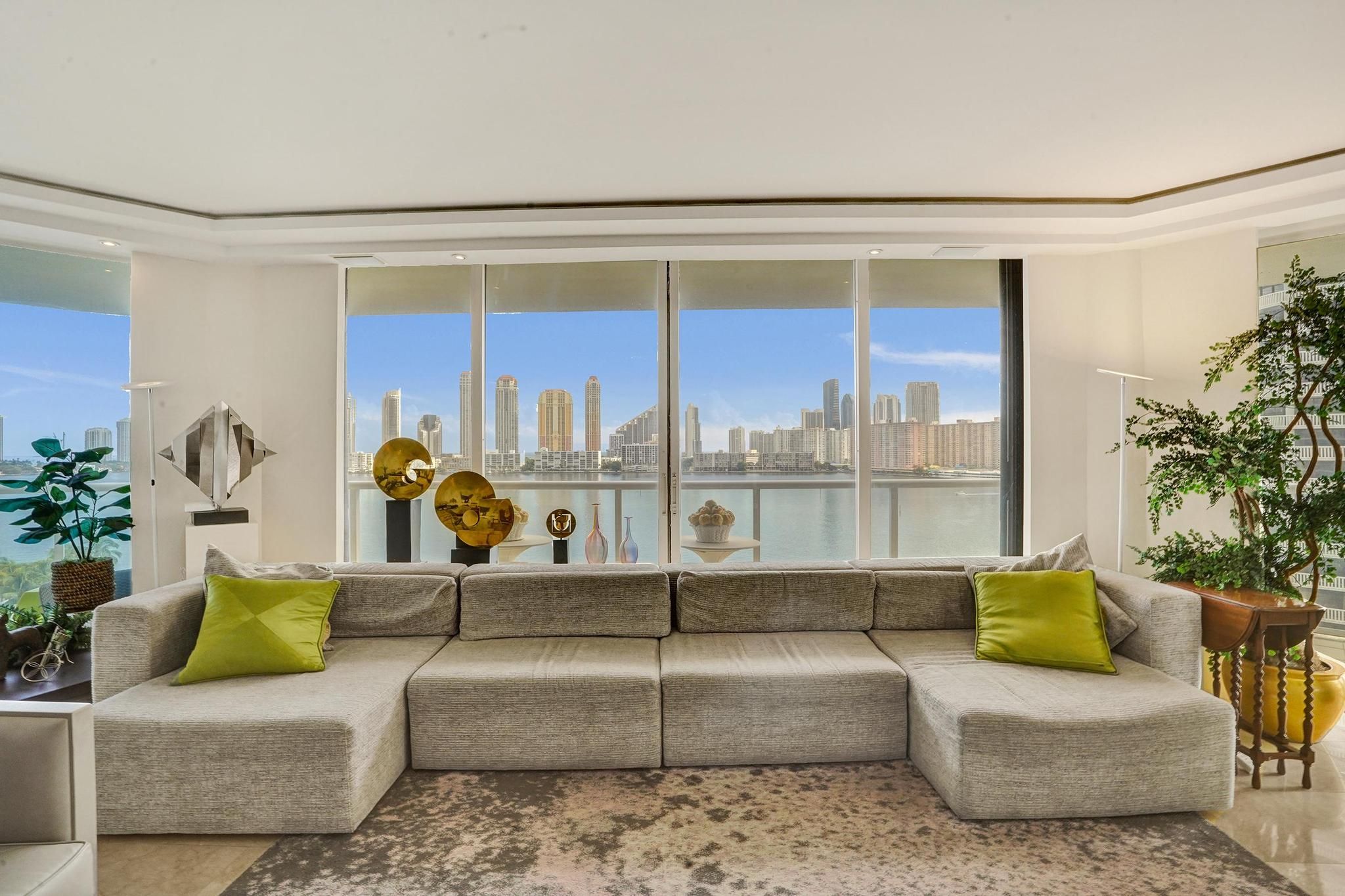 4000 Island Boulevard Aventura FL 33160