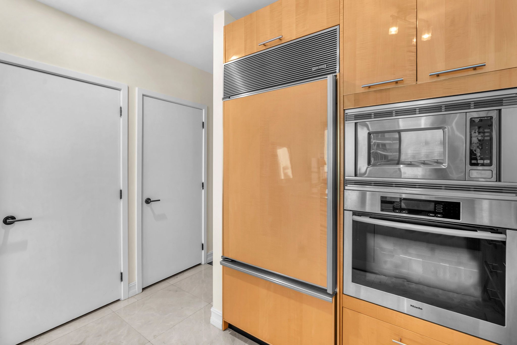 6799 Collins Avenue Miami Beach FL 33141