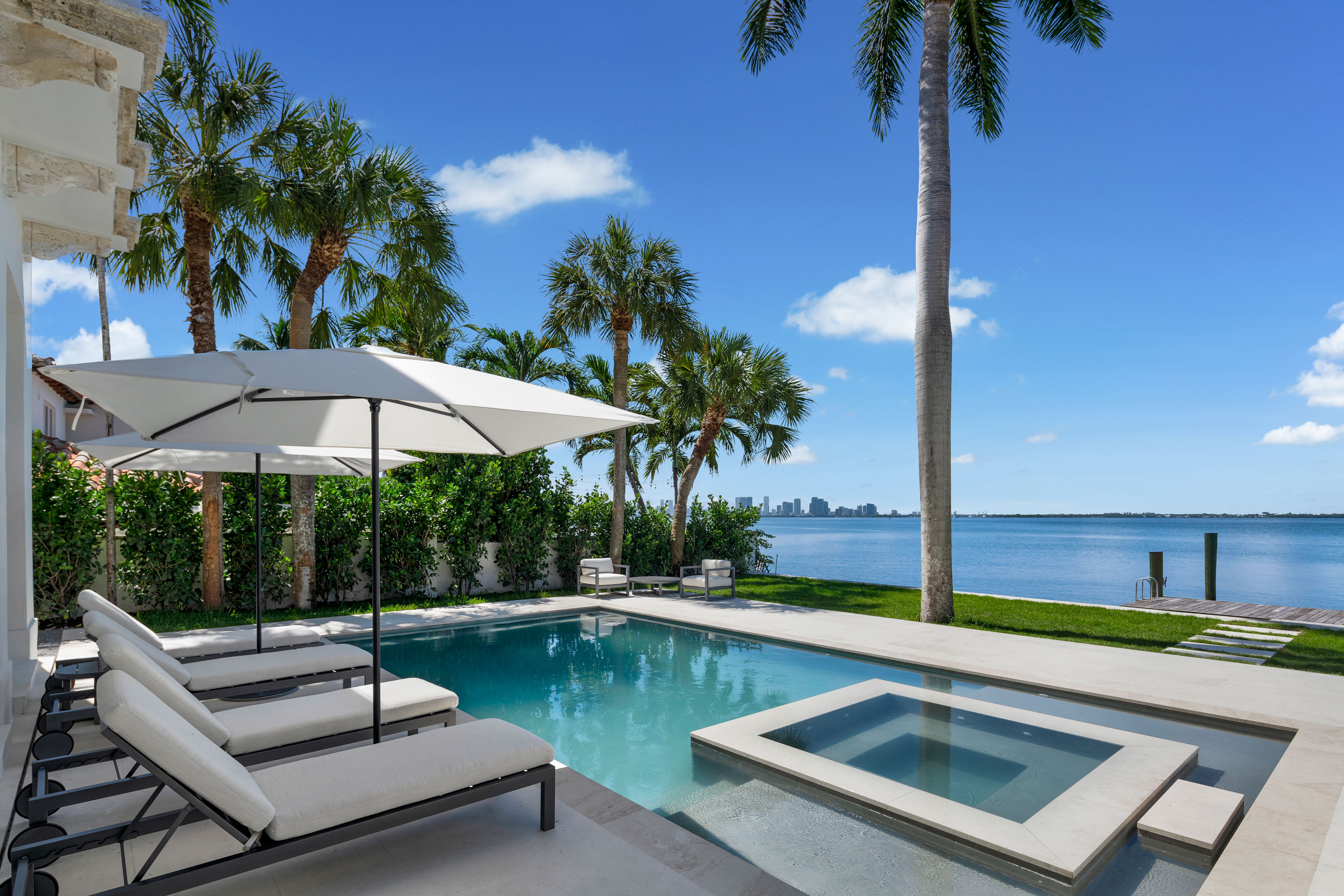 5300 N Bay Road Miami Beach FL 33140