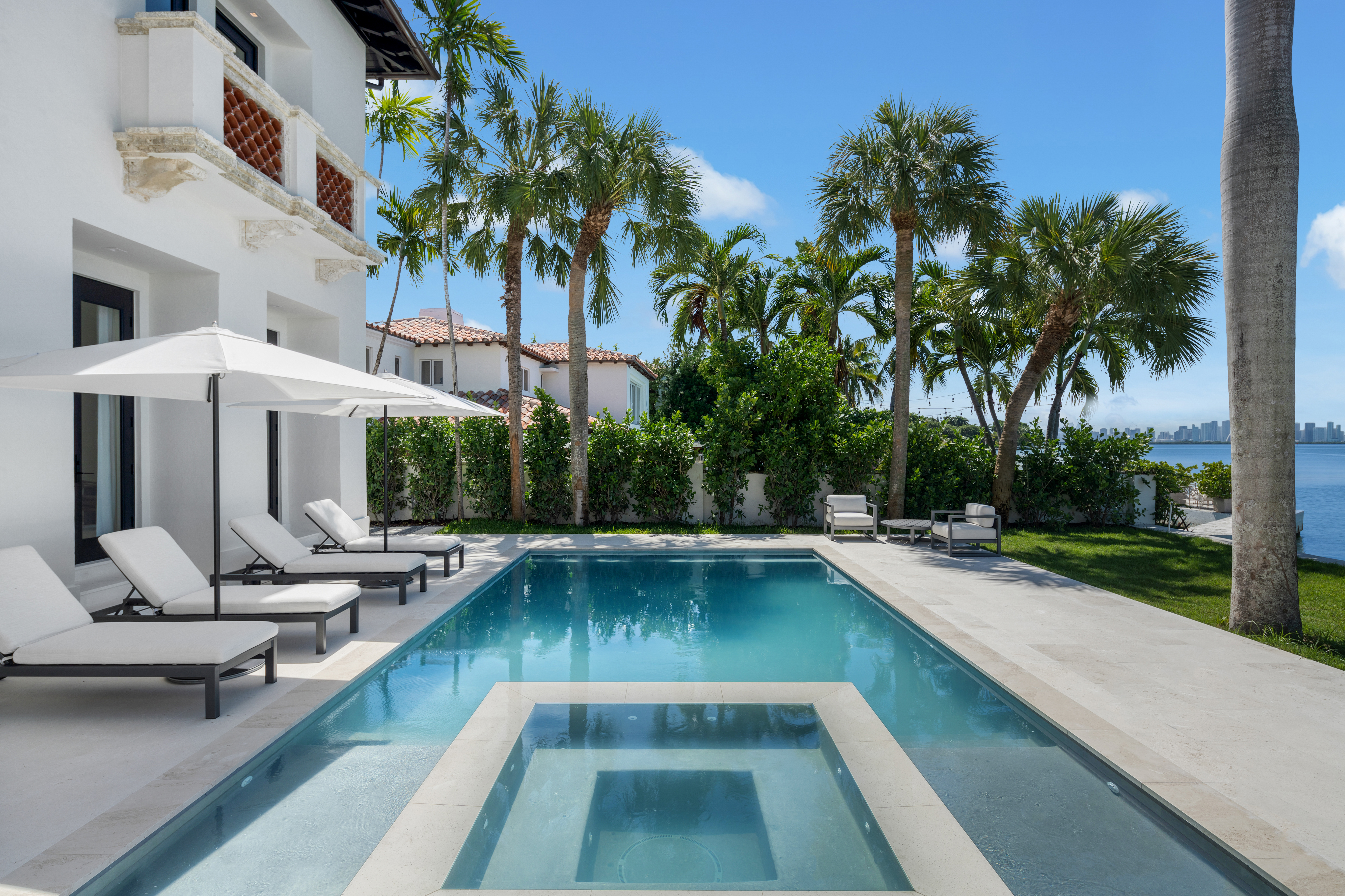 5300 N Bay Road Miami Beach FL 33140