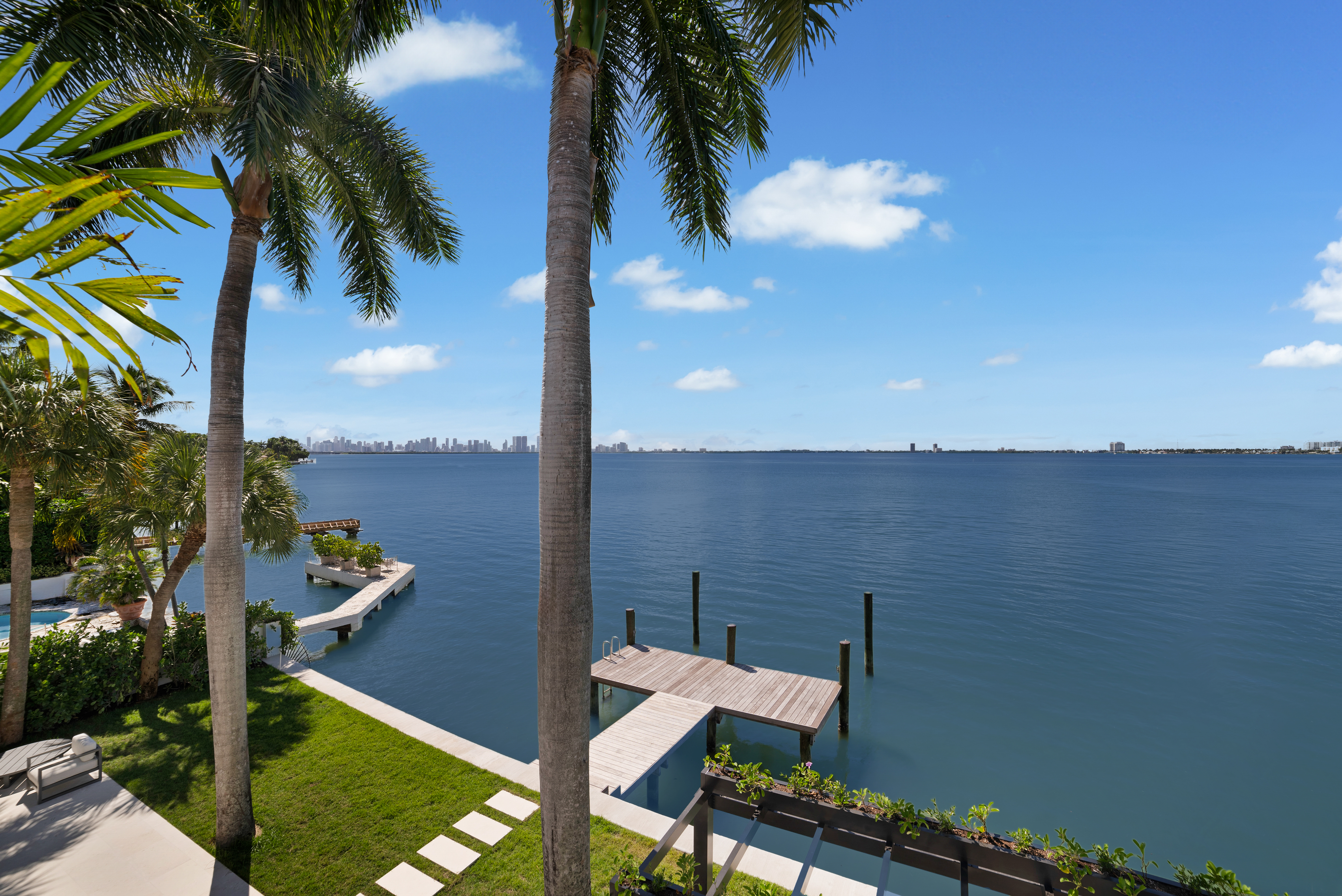 5300 N Bay Road Miami Beach FL 33140