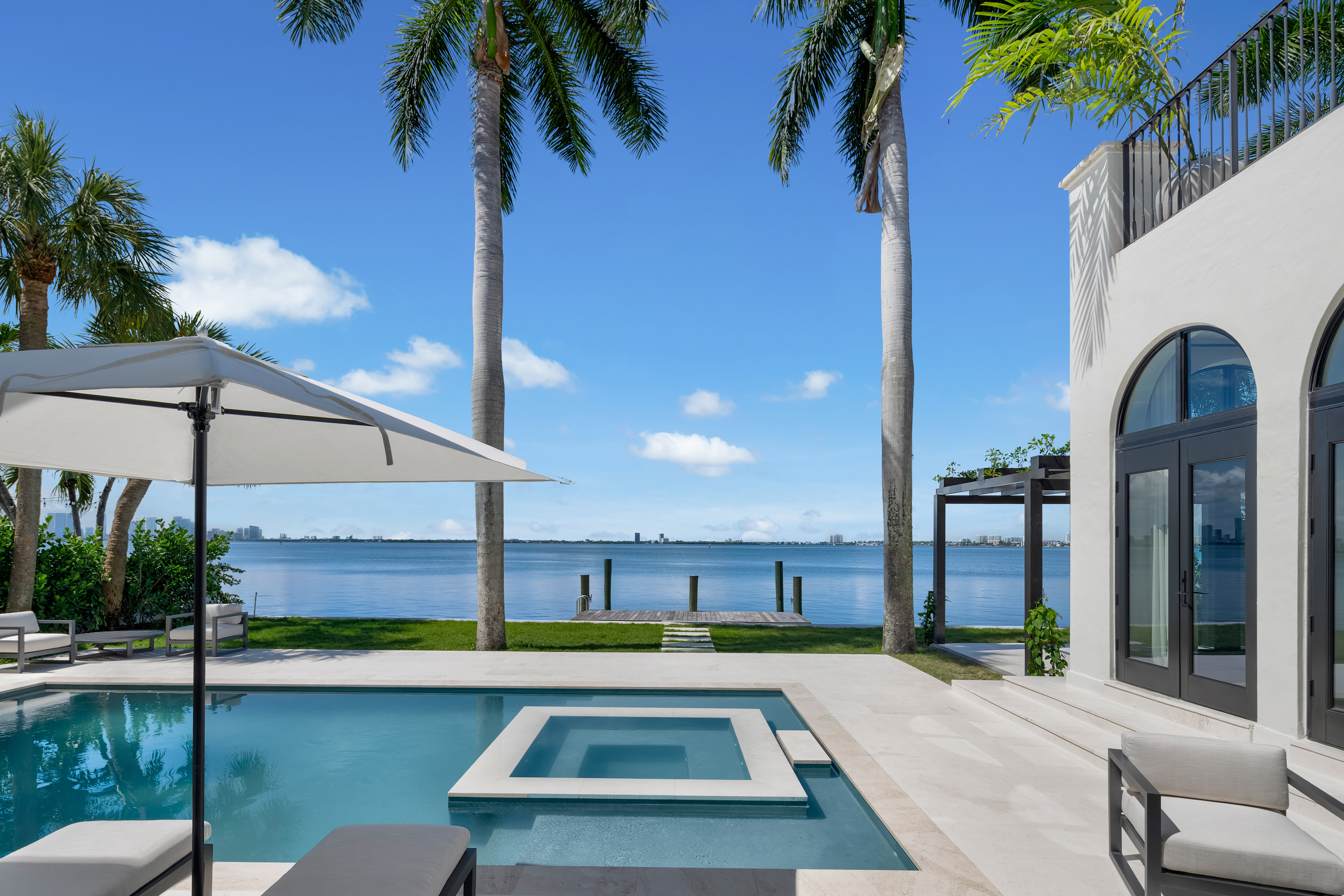 5300 N Bay Road Miami Beach FL 33140