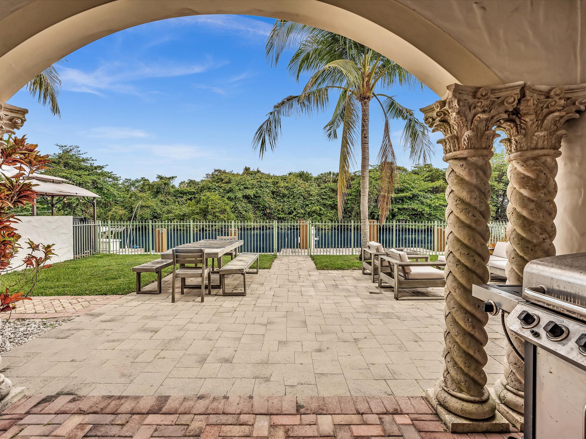 2901 Hidden Harbour Street Dania Beach FL 33312