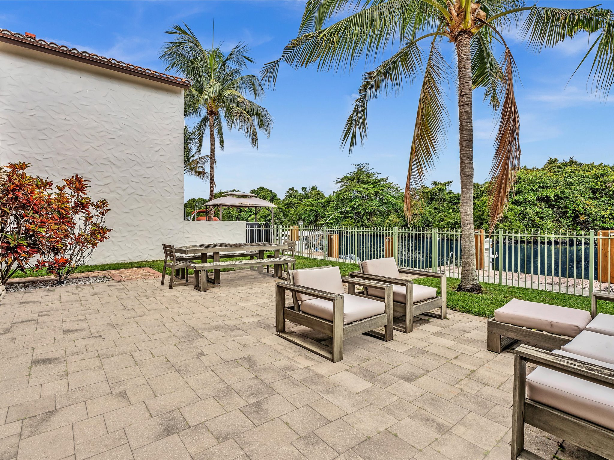 2901 Hidden Harbour Street Dania Beach FL 33312