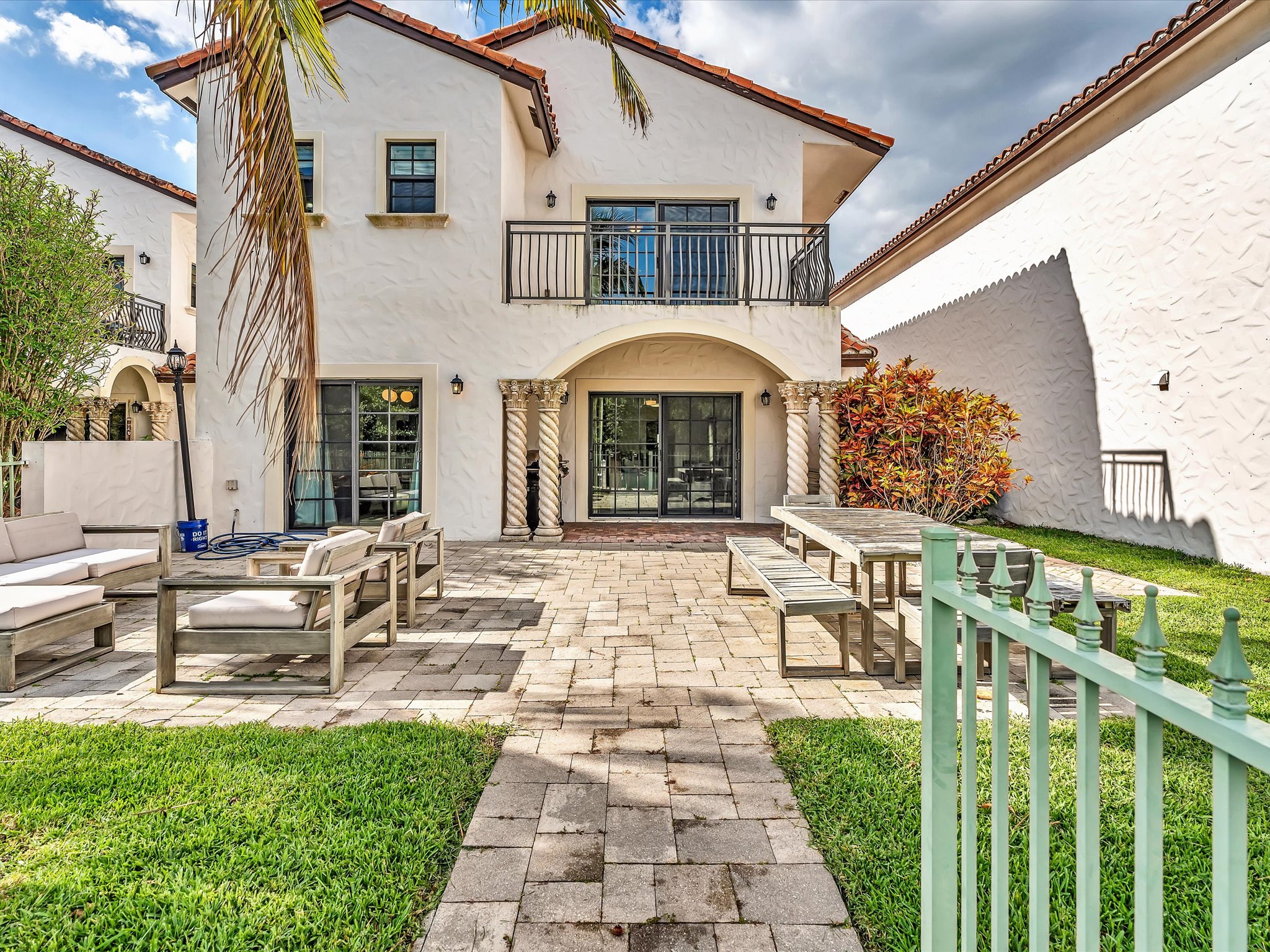 2901 Hidden Harbour Street Dania Beach FL 33312