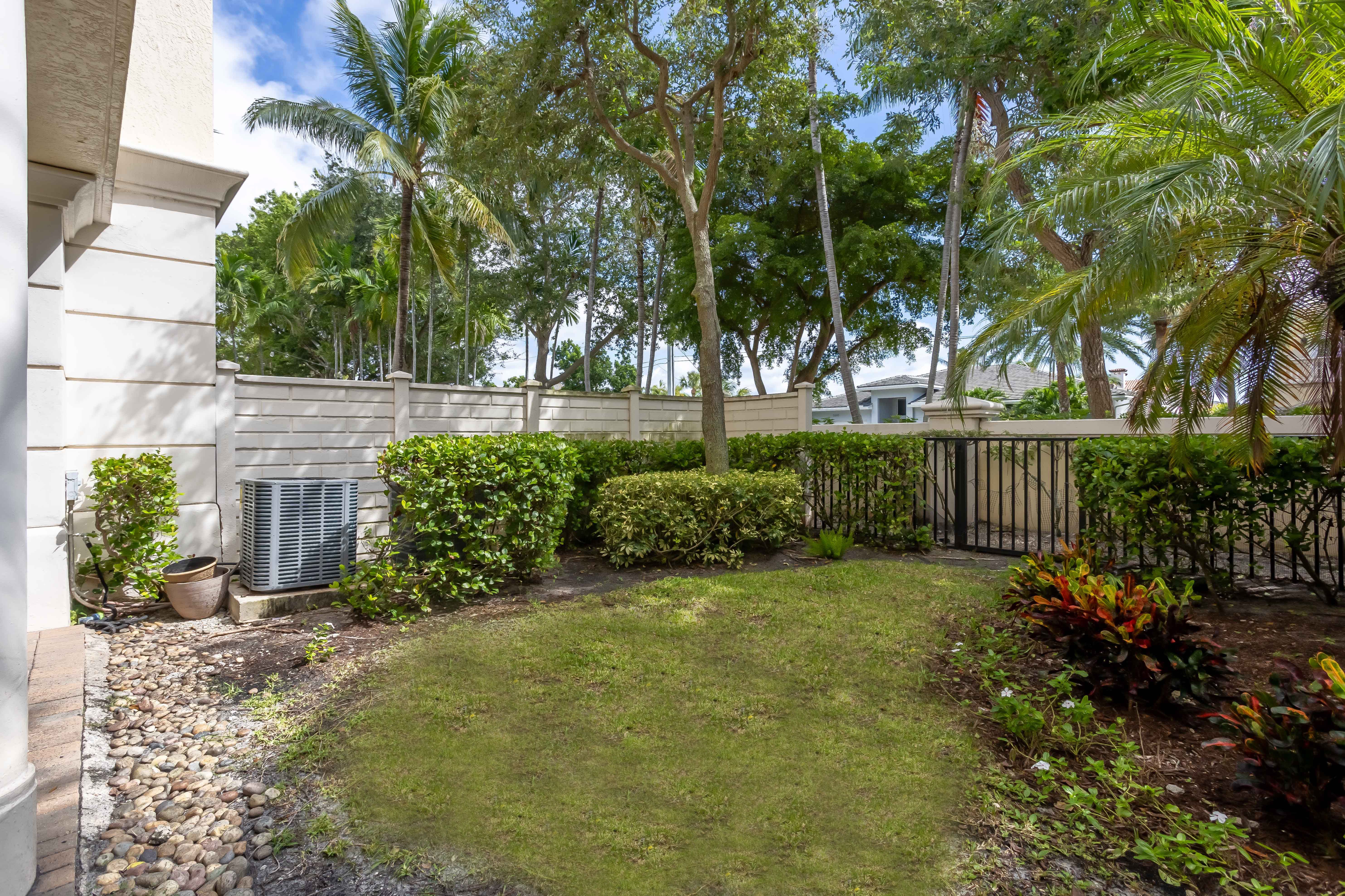 5660 NE Trieste Way Boca Raton FL 33487