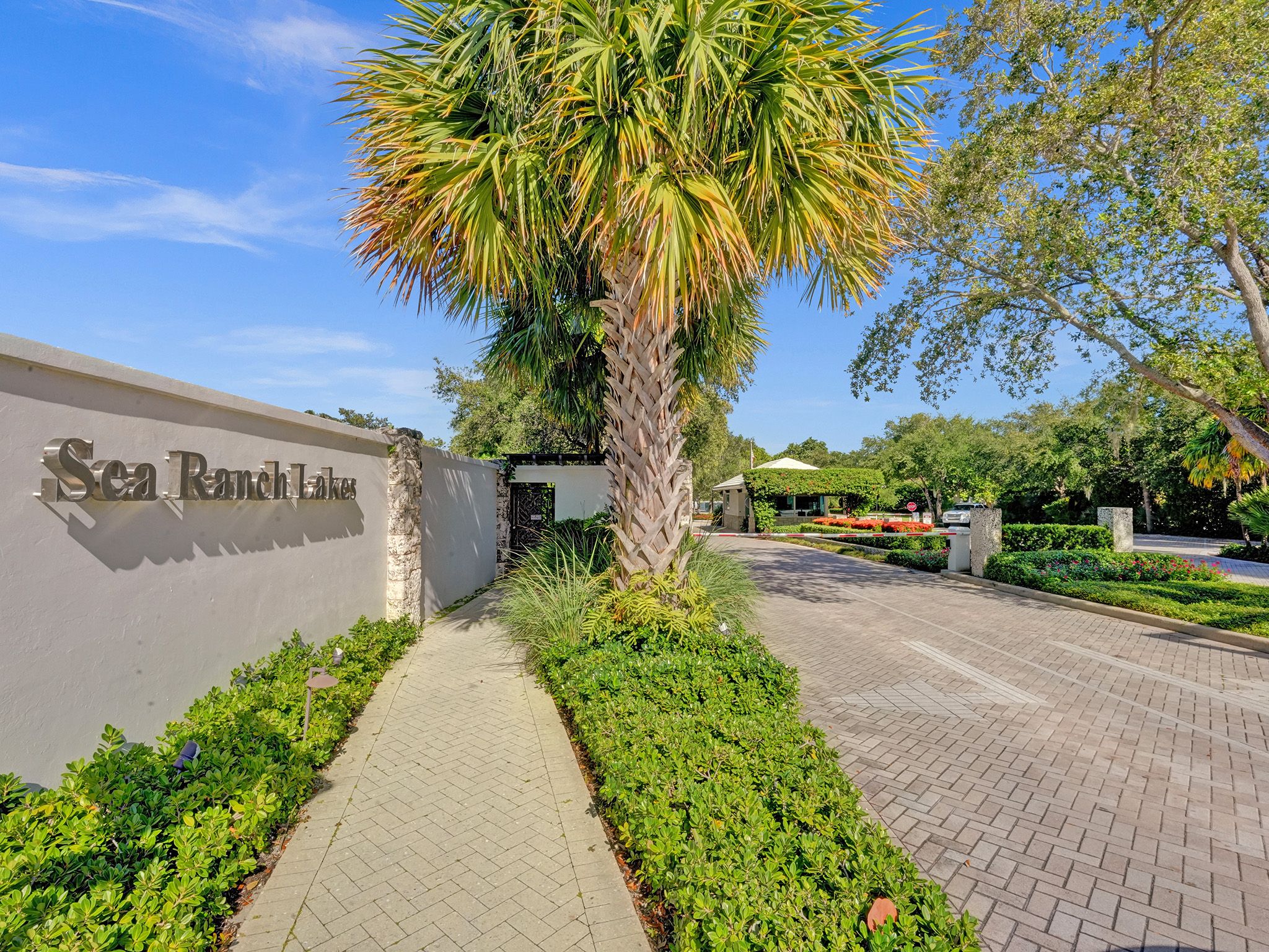 9 Tahoe Lane Sea Ranch Lakes FL 33308