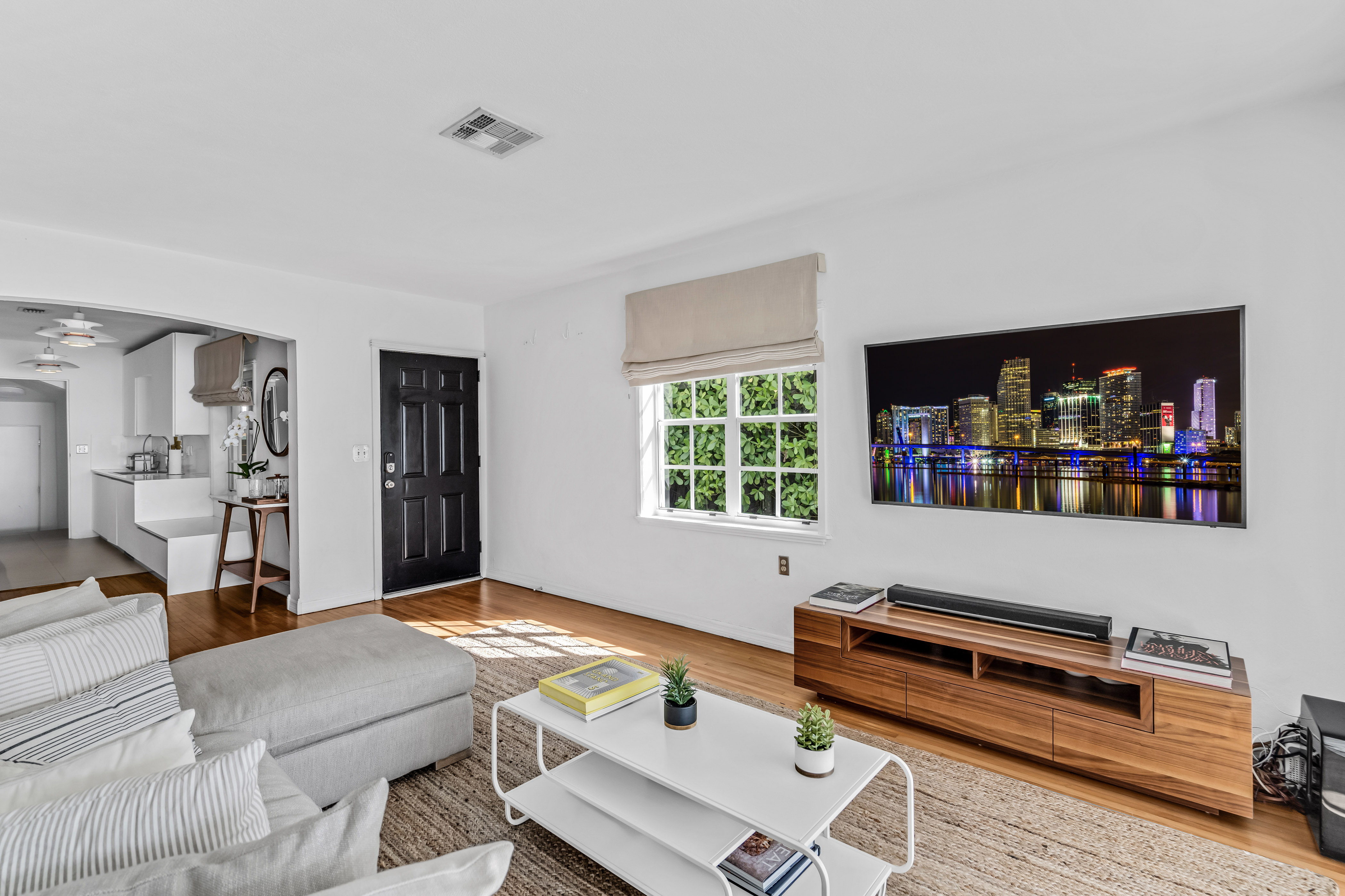 8 Century Lane Miami Beach FL 33139