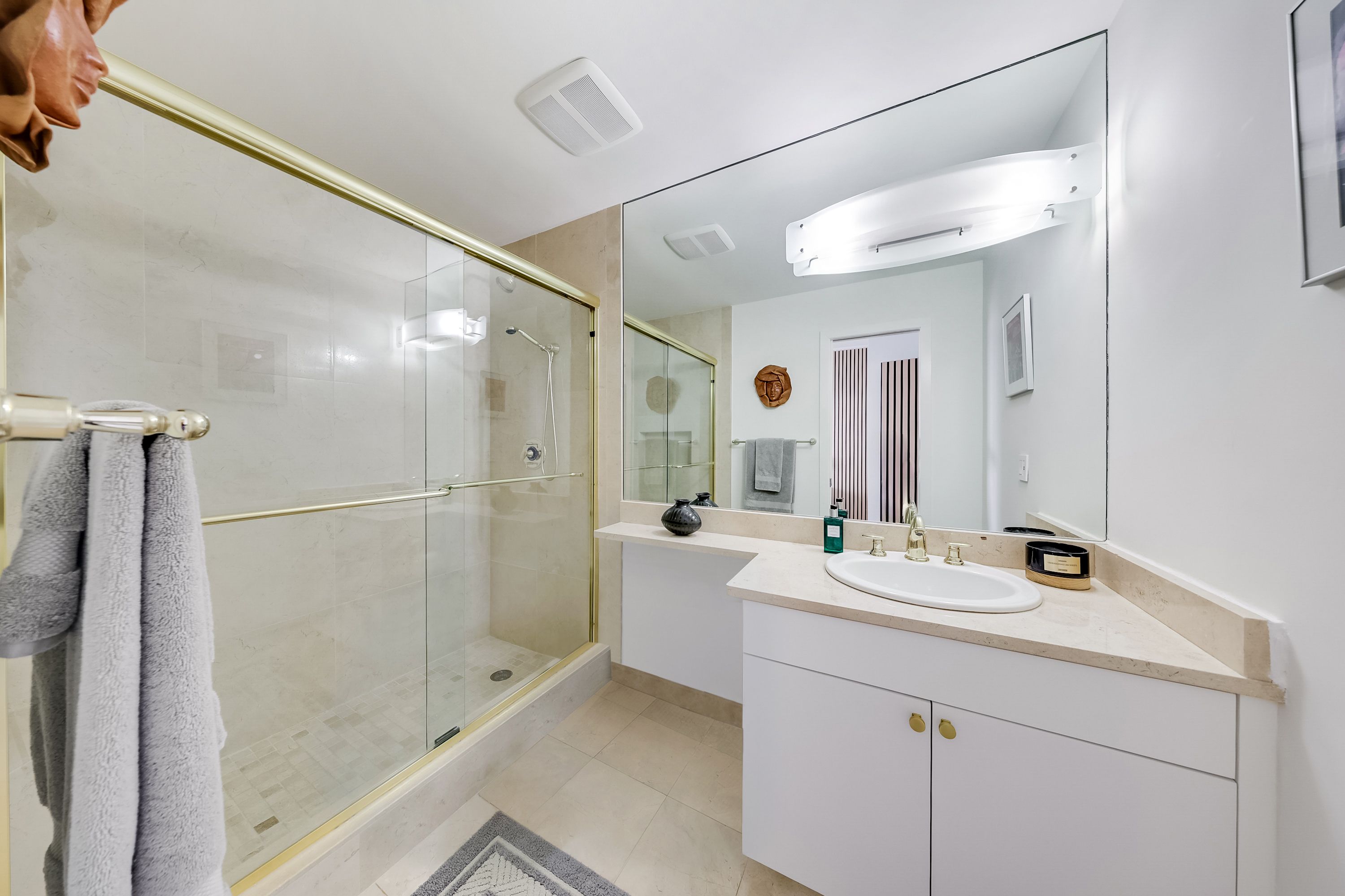 1000 Venetian Way Miami FL 33139