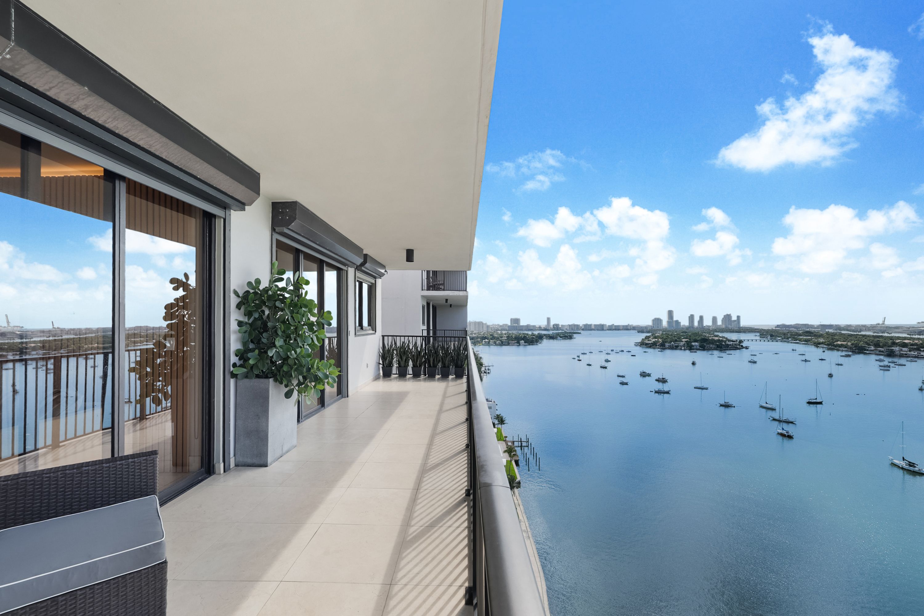 1000 Venetian Way Miami FL 33139