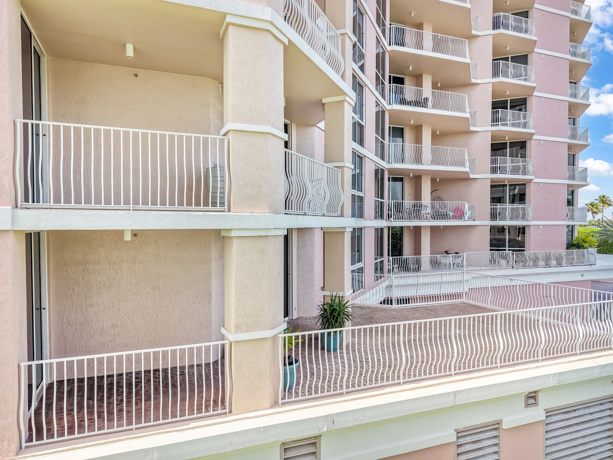 1460 S Ocean Boulevard Lauderdale By The Sea FL 33062
