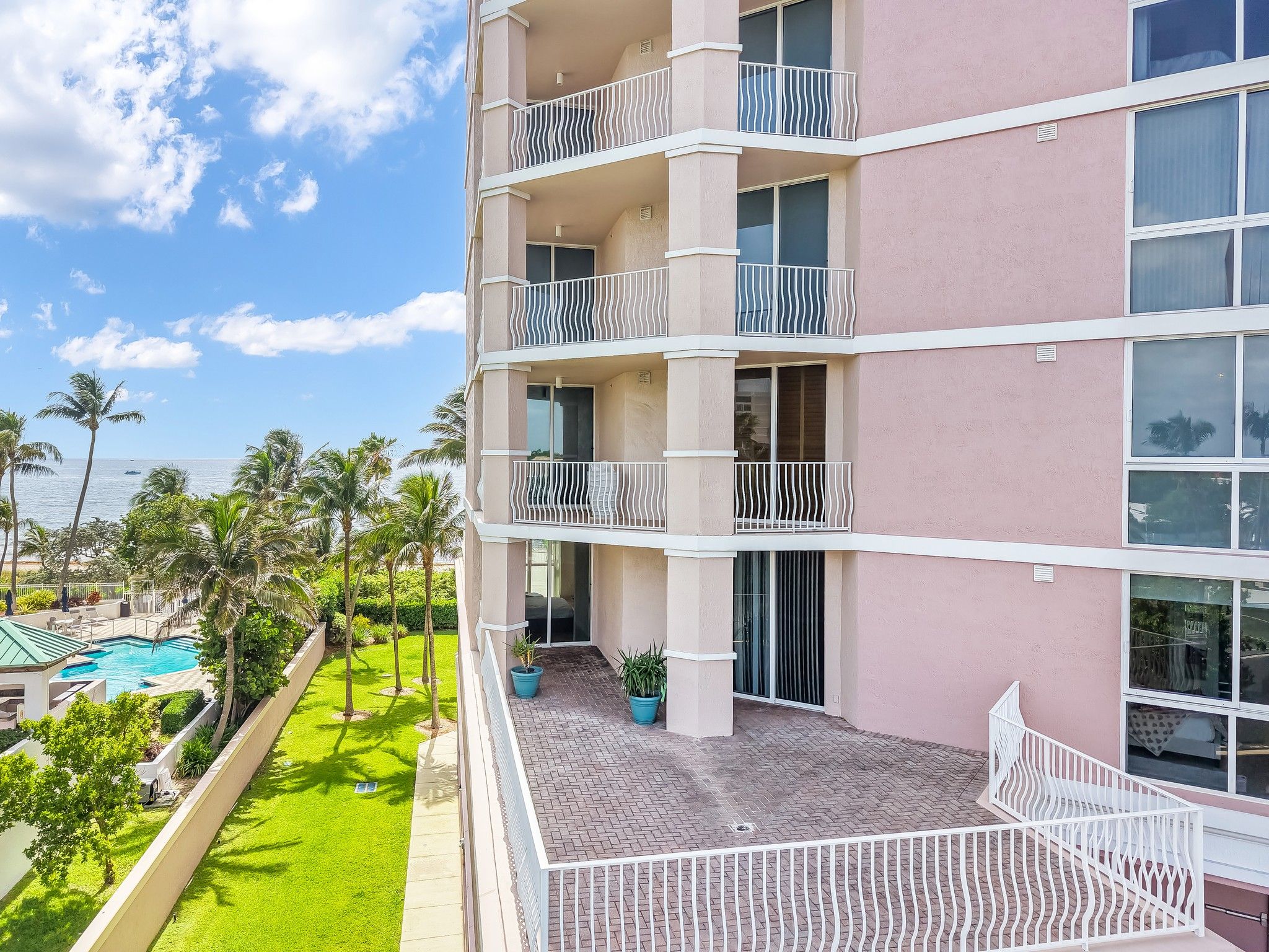 1460 S Ocean Boulevard Lauderdale By The Sea FL 33062