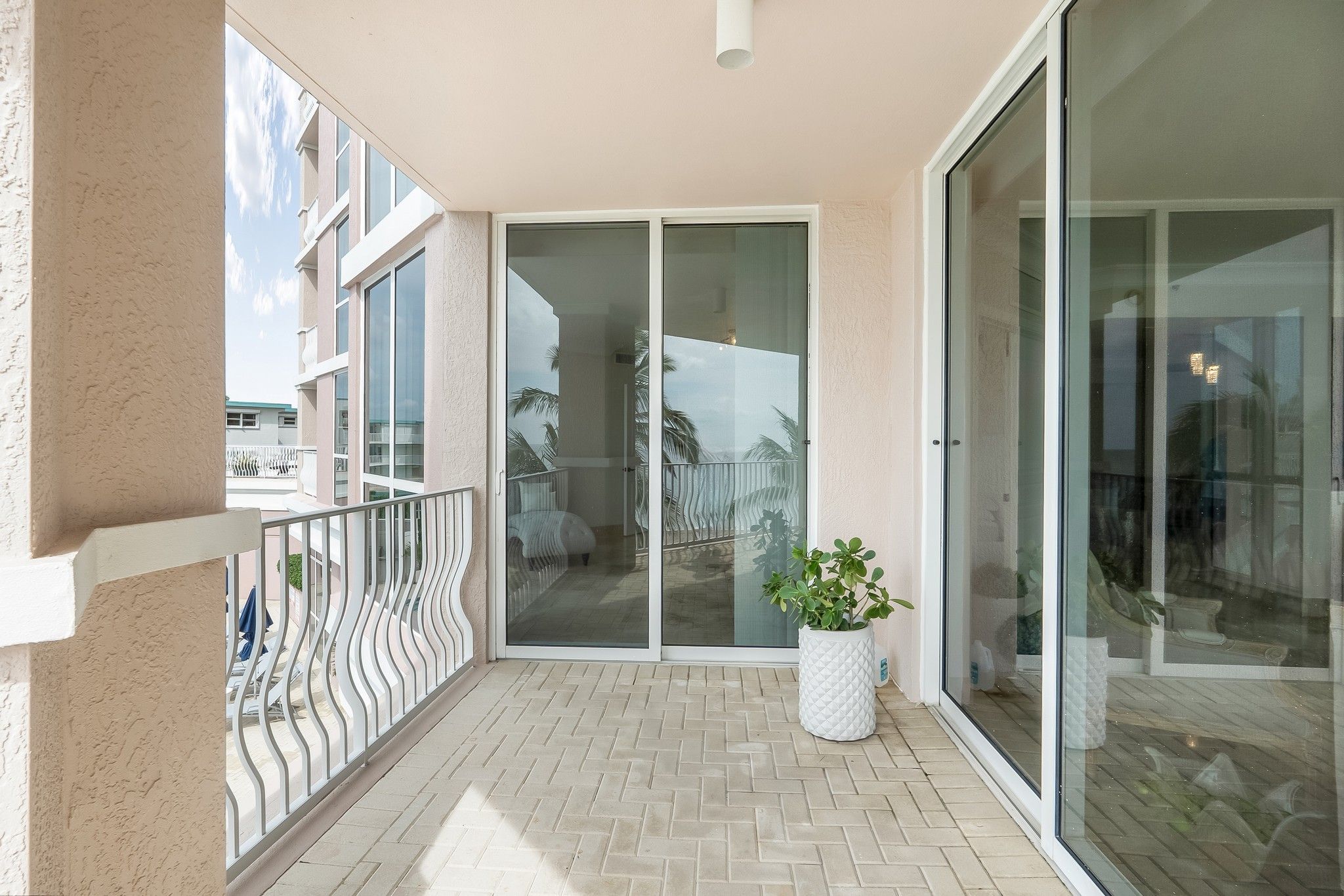 1460 S Ocean Boulevard Lauderdale By The Sea FL 33062