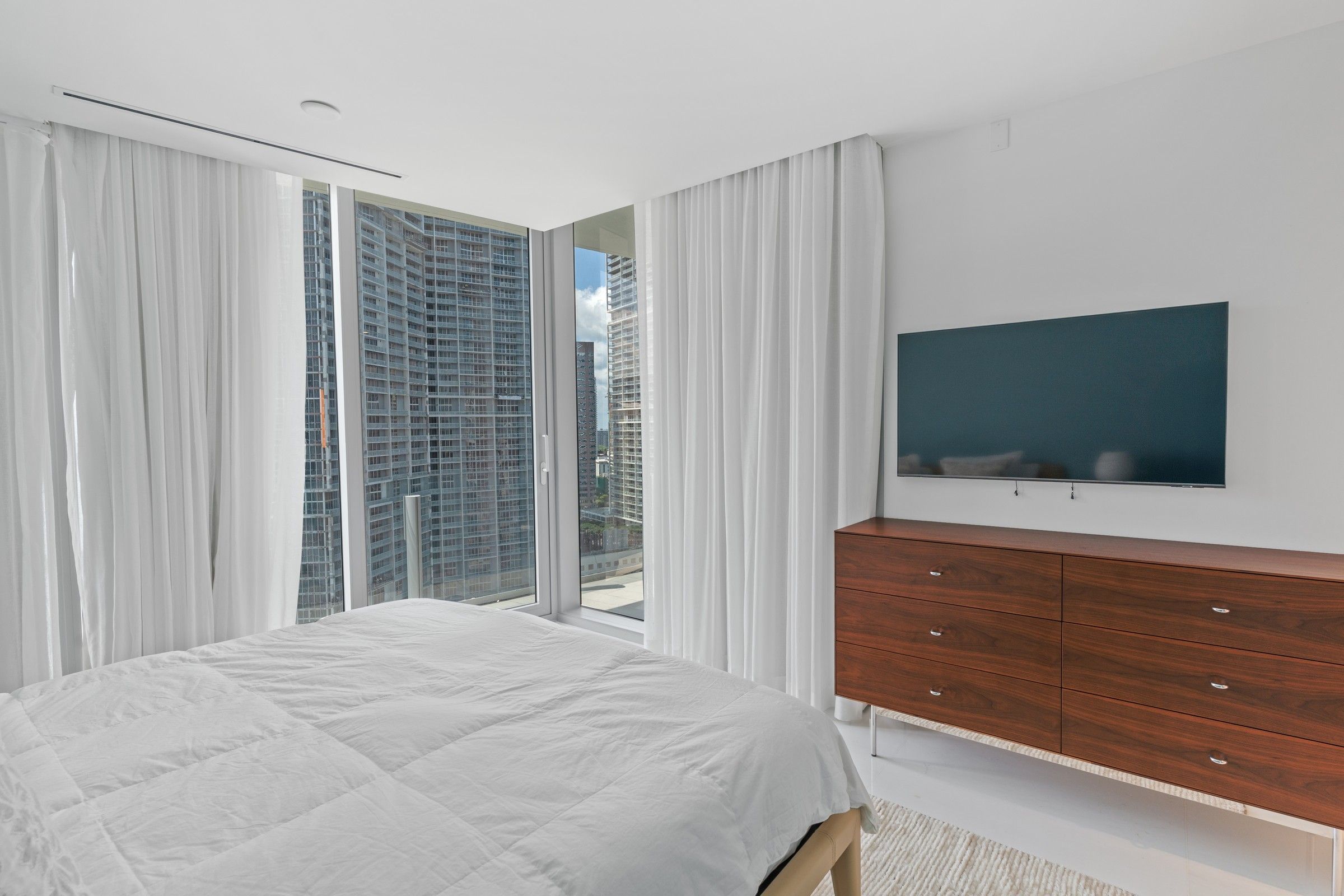 300 Biscayne Blvd Way Miami FL 33131
