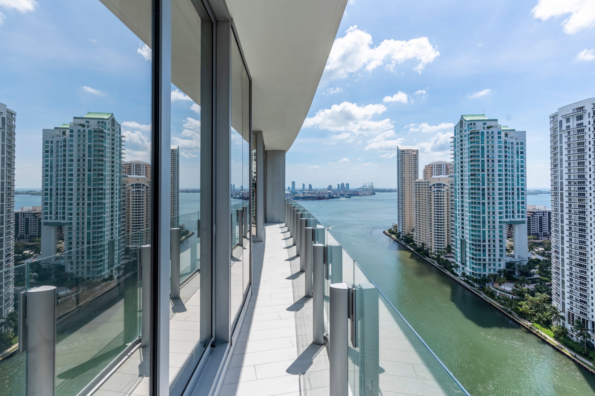 300 Biscayne Blvd Way Miami FL 33131