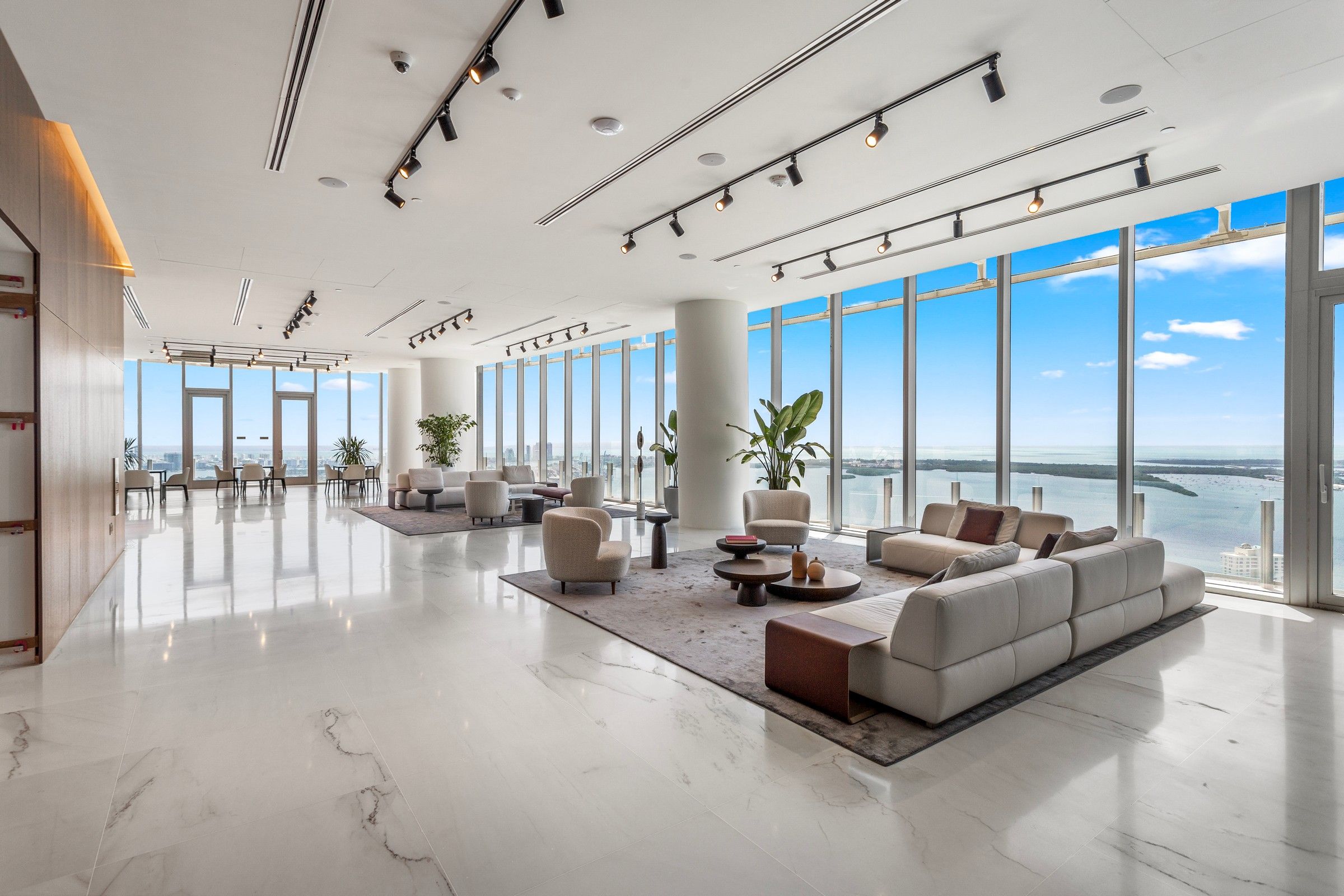 300 Biscayne Blvd Way Miami FL 33131