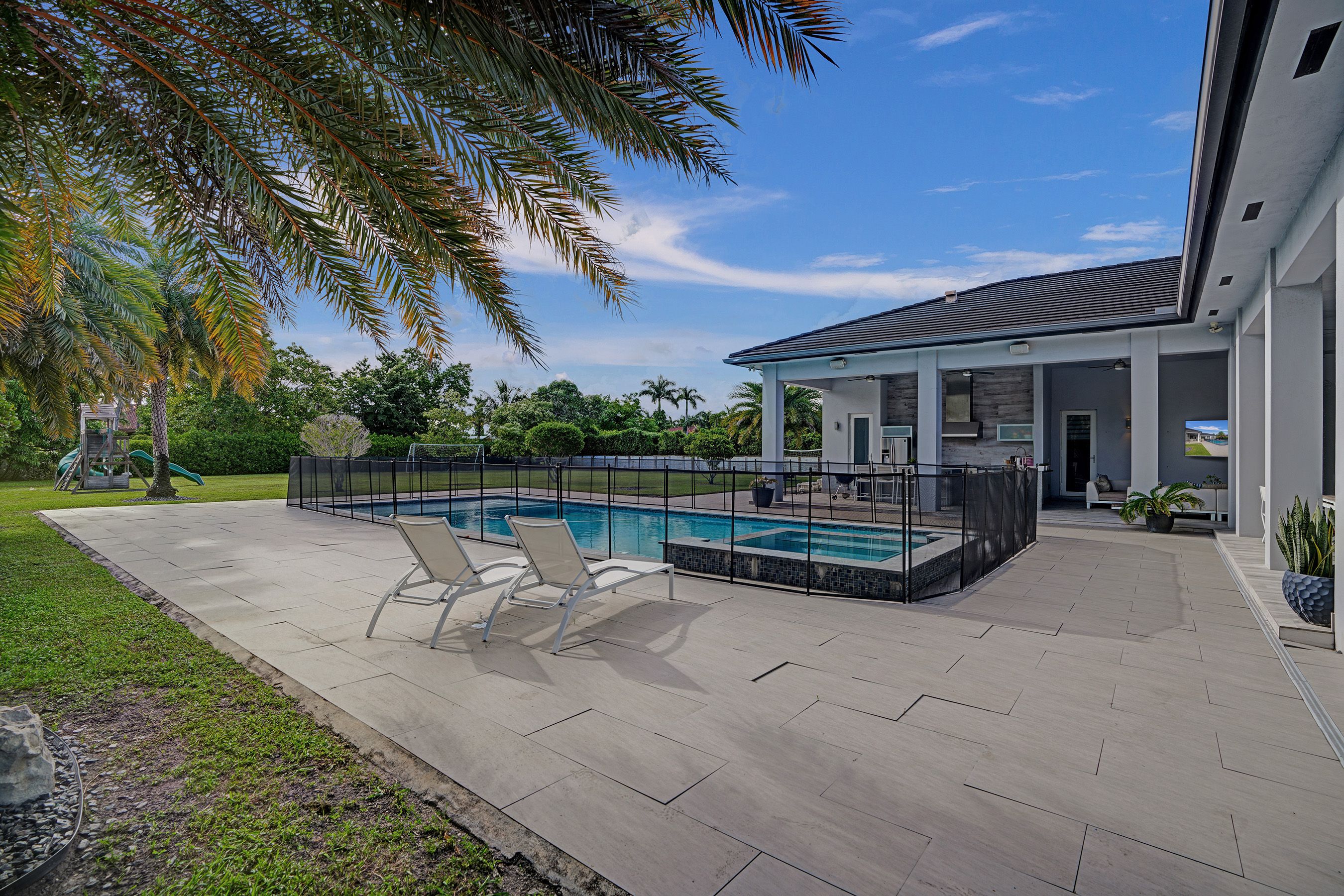 411 NW 125th Avenue Miami FL 33182