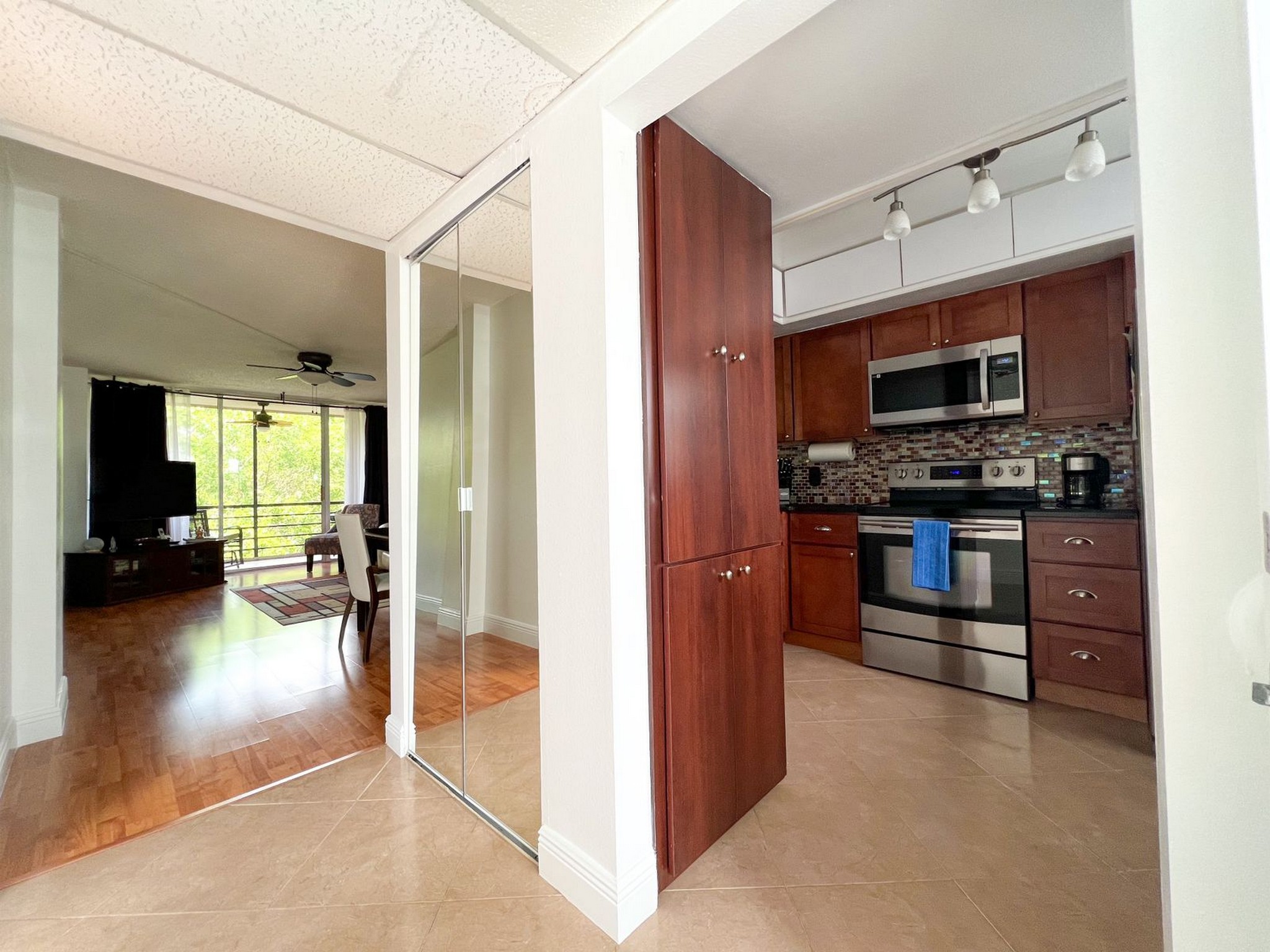 113 Royal Park Drive Oakland Park FL 33309