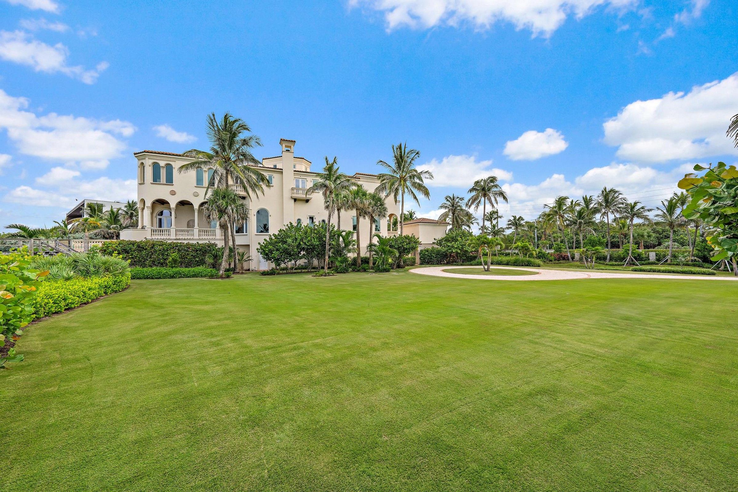 1025 NE Doubloon Drive Stuart FL 34996