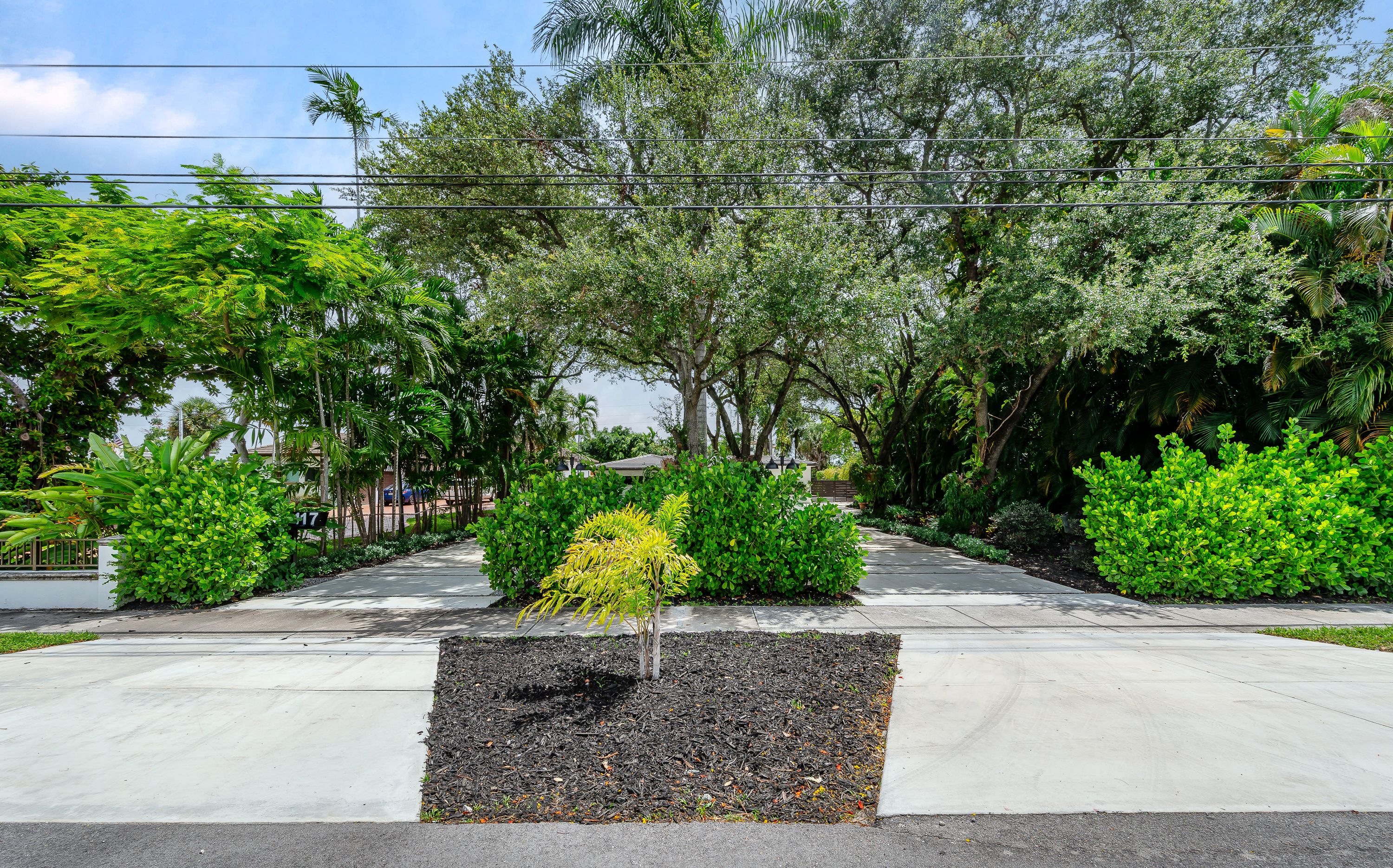 117 S Royal Poinciana Boulevard Miami Springs FL 33166