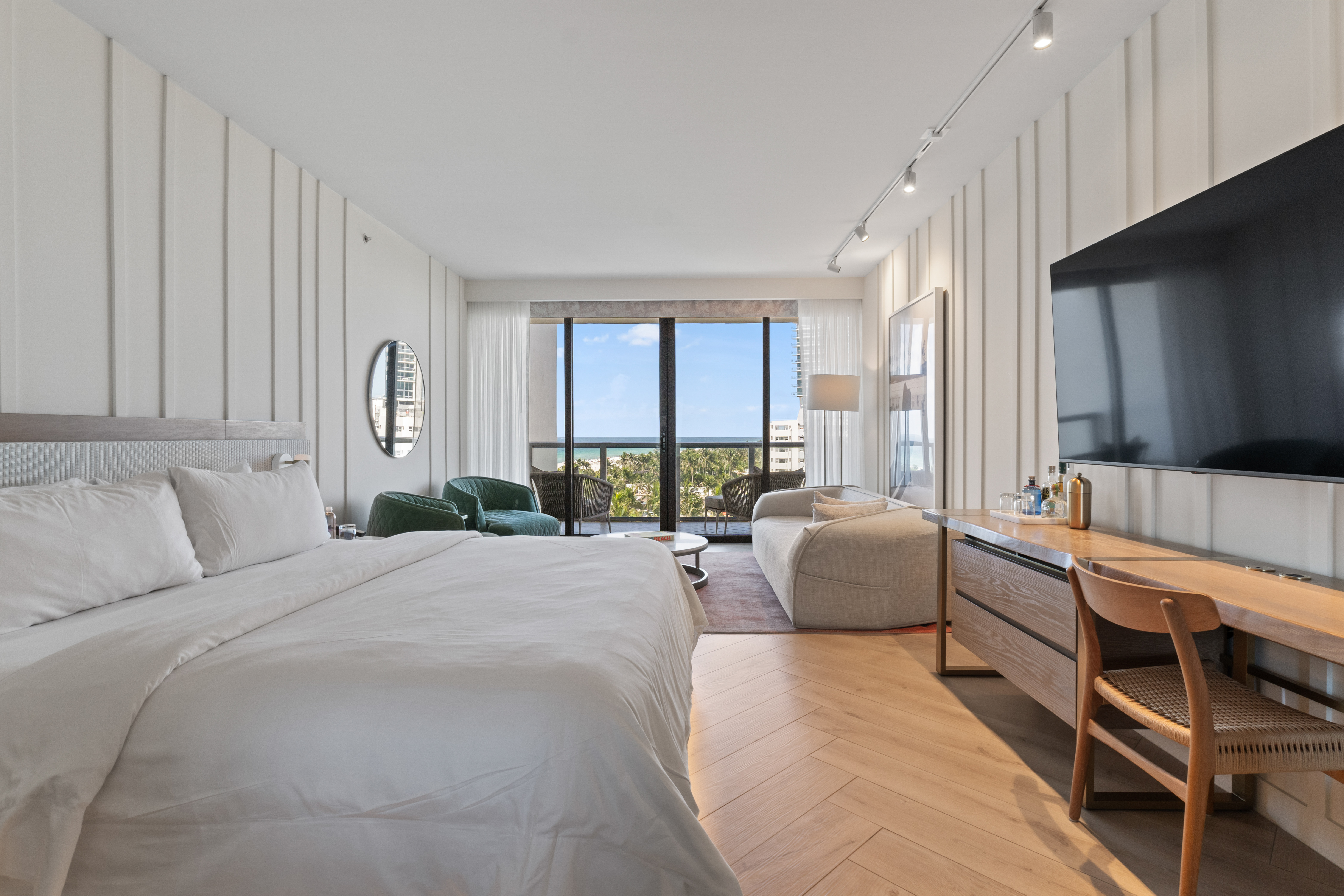 2201 Collins Avenue Miami Beach FL 33139