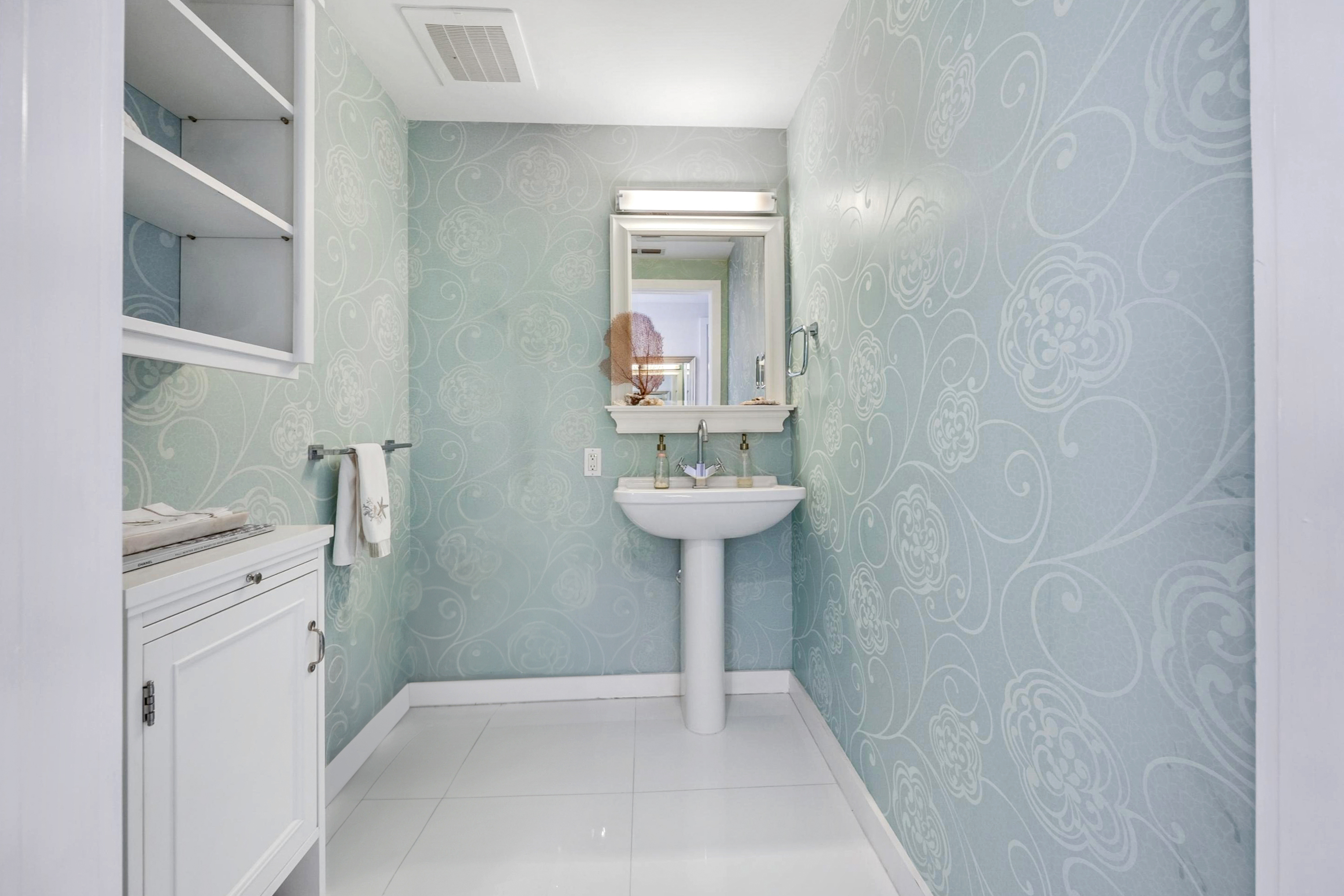 3737 Collins Avenue Miami Beach FL 33140
