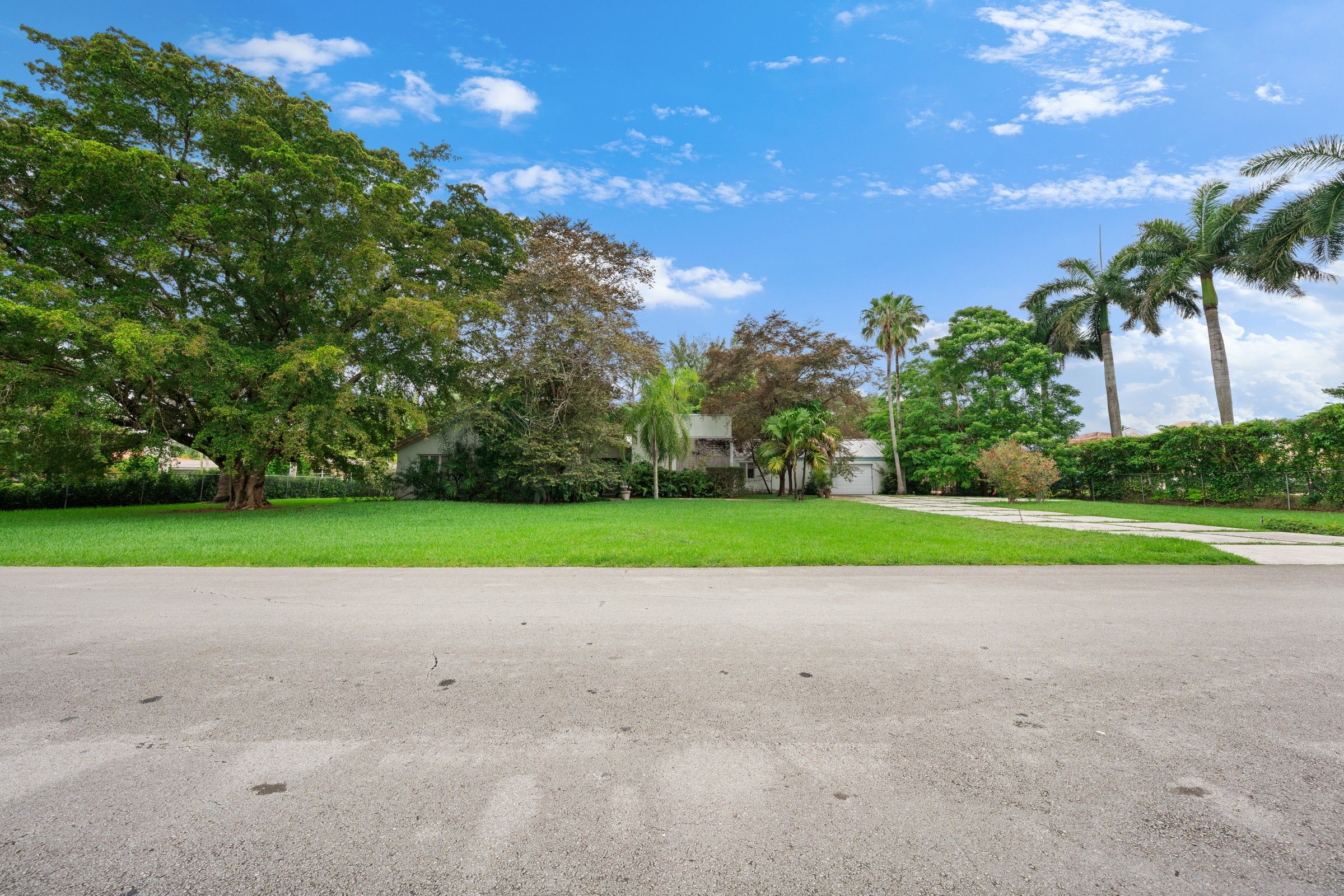 6002 SW 79th Court Miami FL 33143