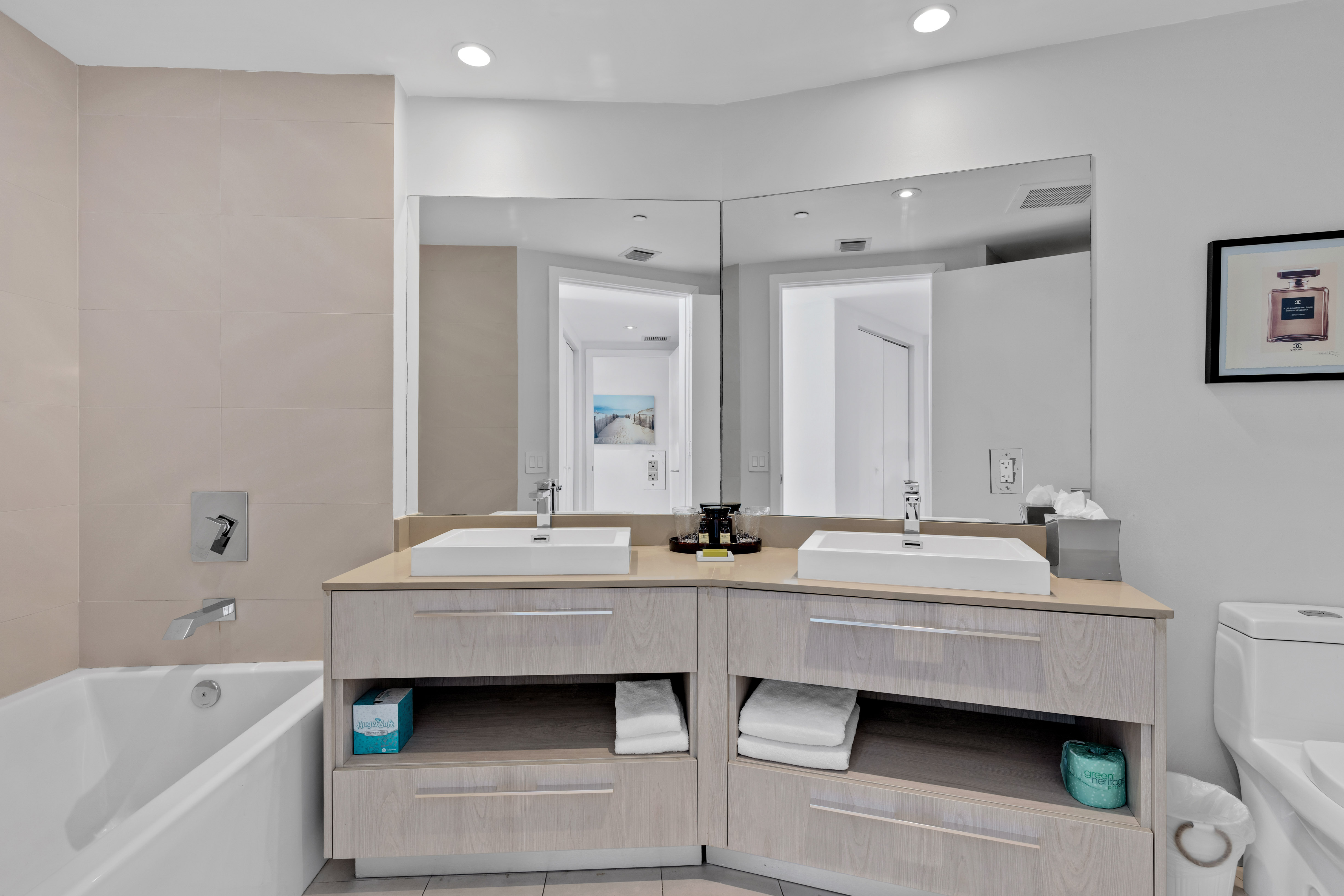 4111 S Ocean Drive Hollywood FL 33019
