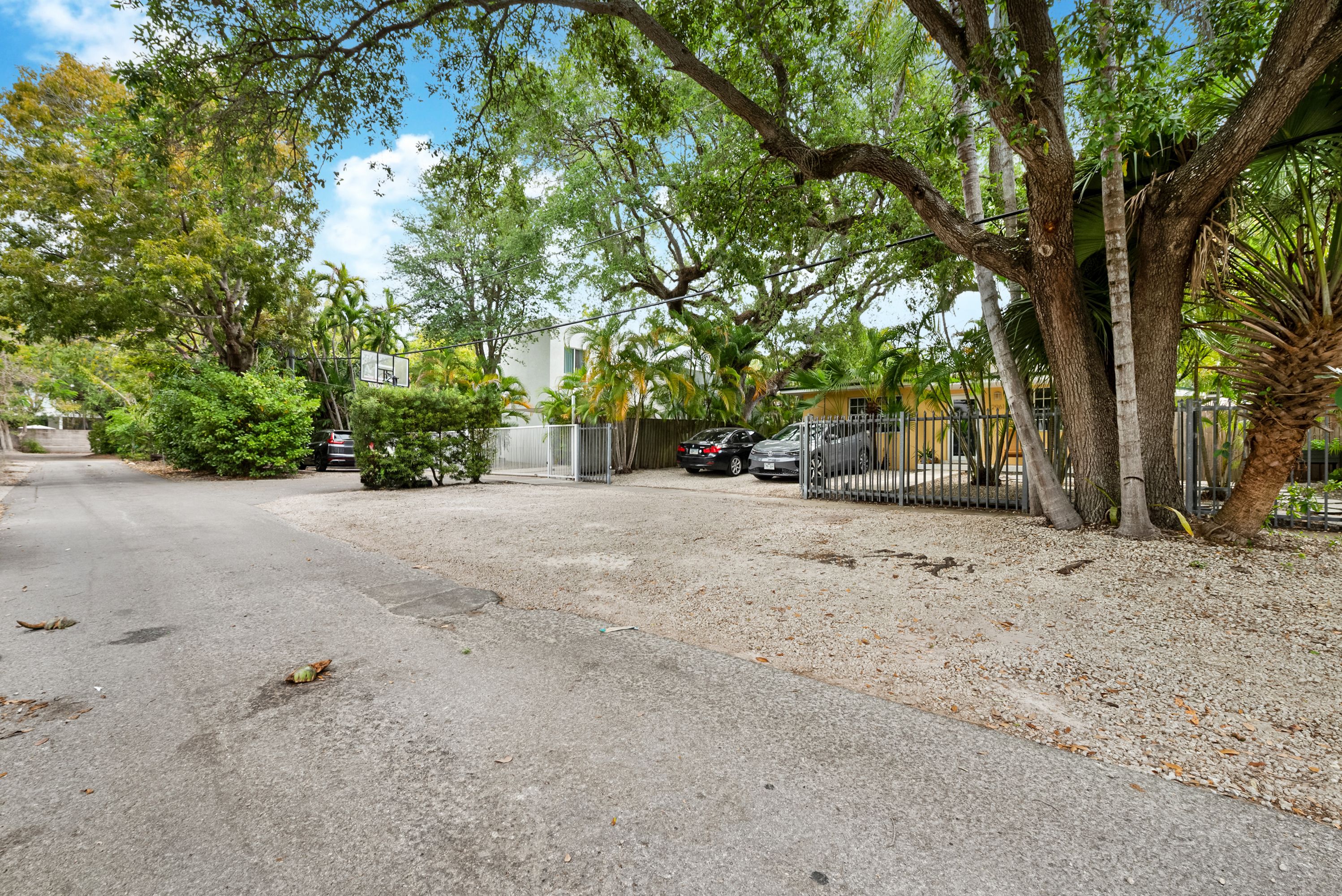 2960 Whitehead Street Coconut Grove FL 33133