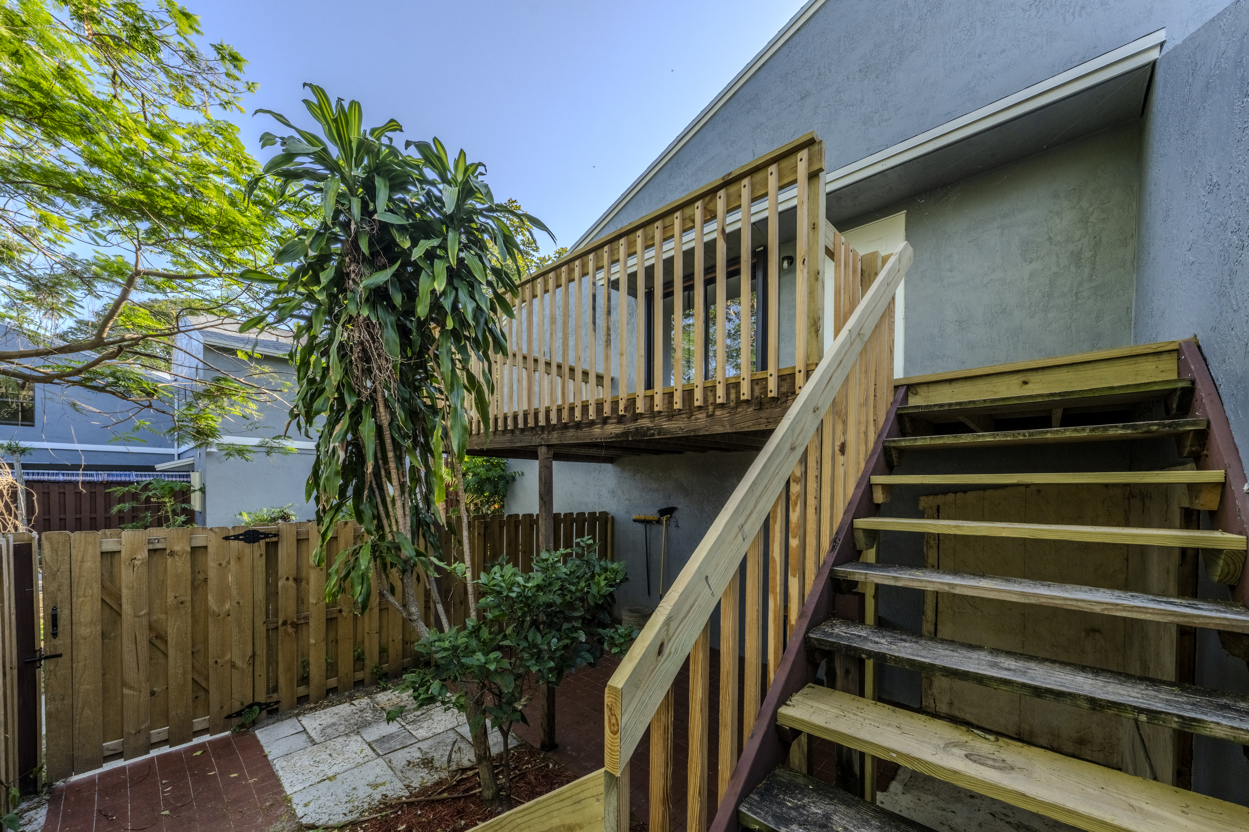 15 Crossings Circle Boynton Beach FL 33435