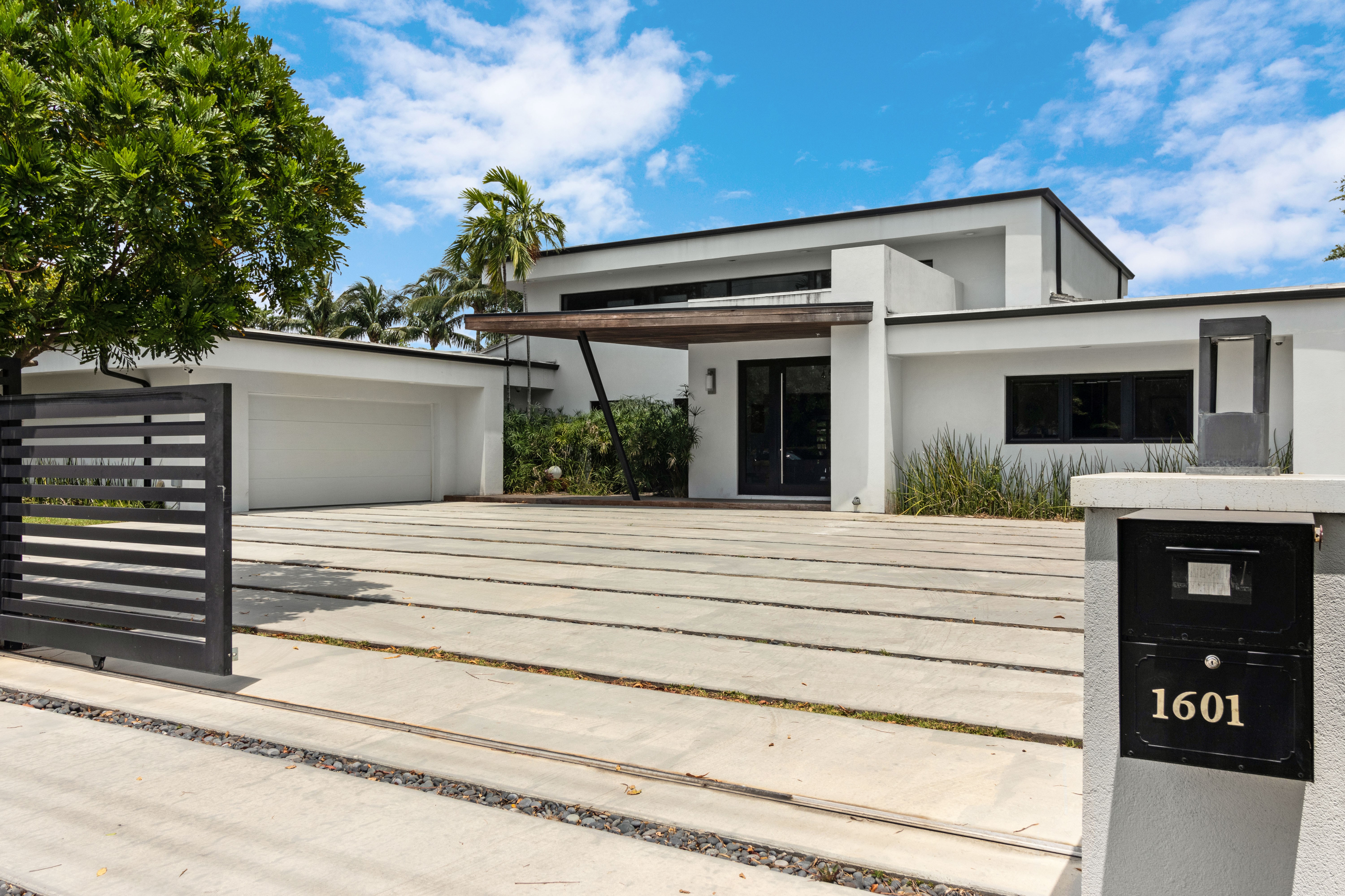1601 Diplomat Parkway Hollywood FL 33019
