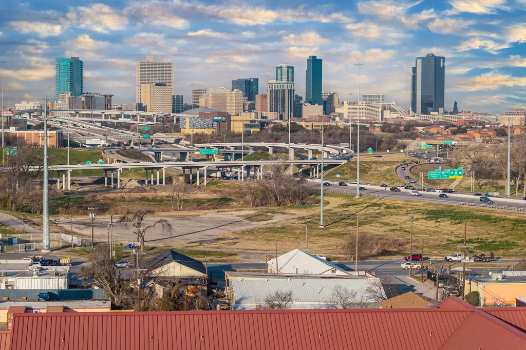 2101 N. Riverside Drive And 1808 Bomar Avenue Fort Worth TX 76111