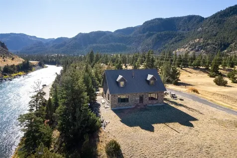 1822 Old Yellowstone Trail S Gardiner MT 59047