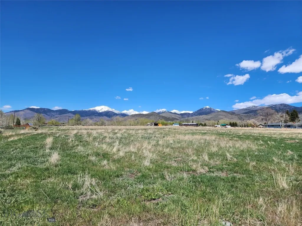 Tbd Hawk's Court Sheridan MT 59749