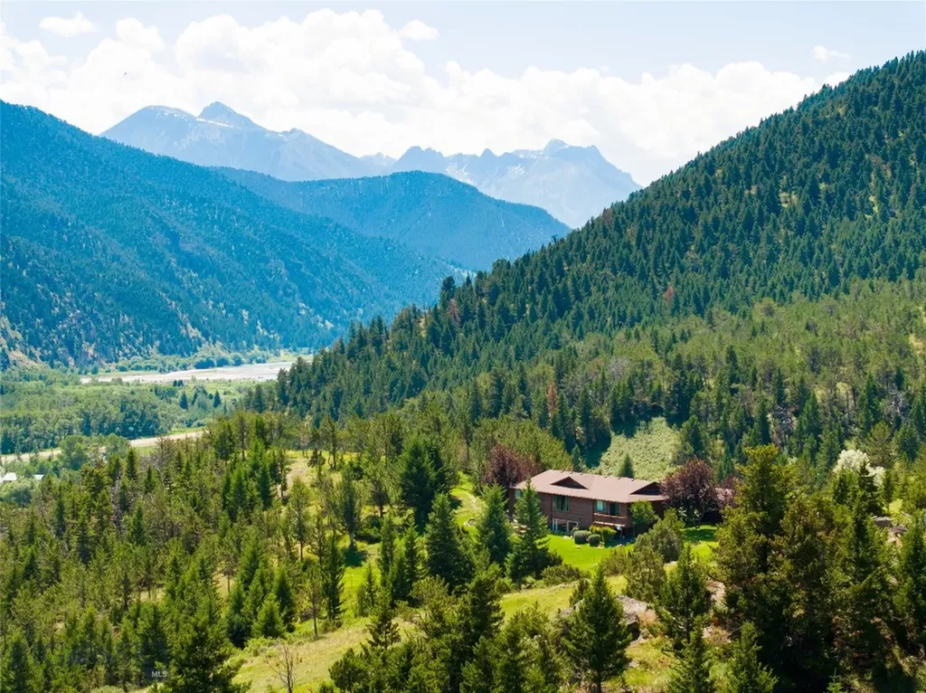 26 Cedar Bluffs Road Livingston MT 59047
