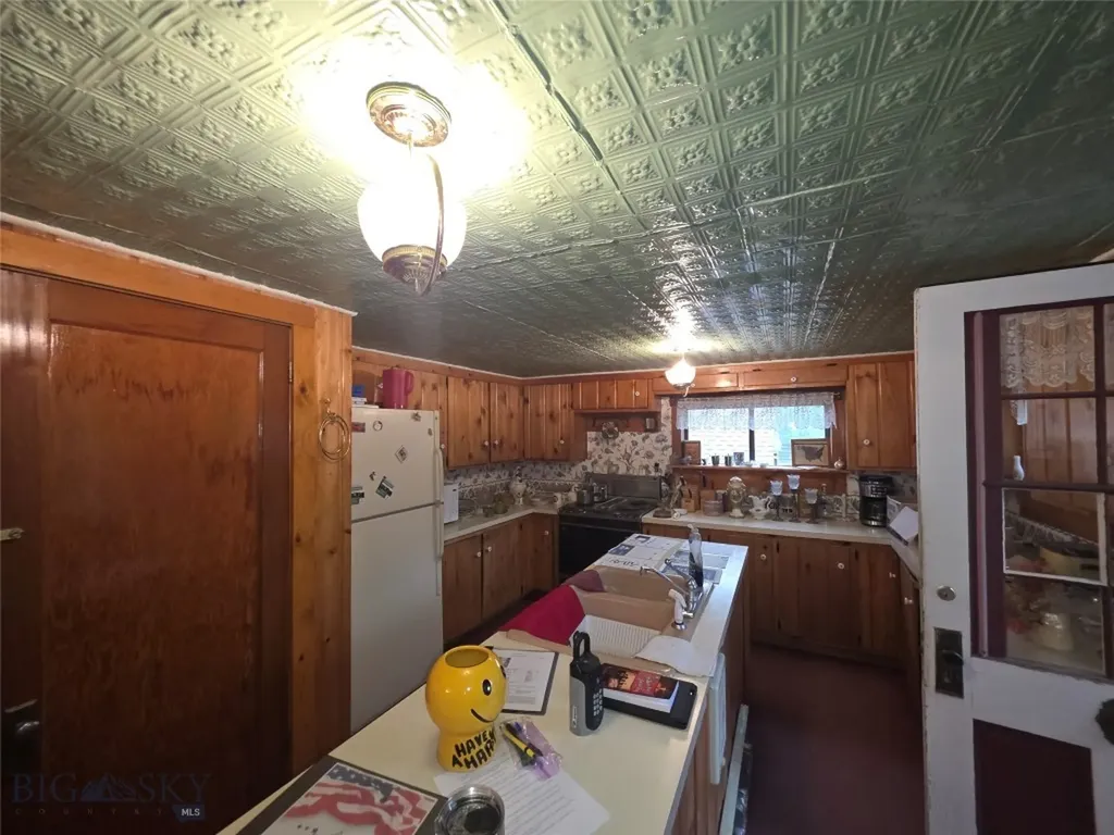 115 E Idaho Virginia City MT 59755