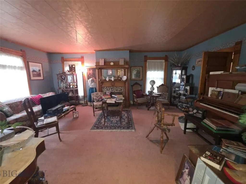115 E Idaho Virginia City MT 59755