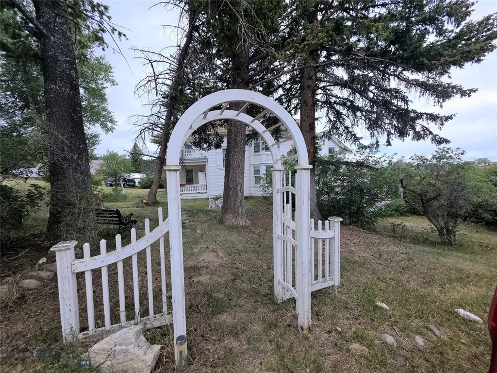 115 E Idaho Virginia City MT 59755