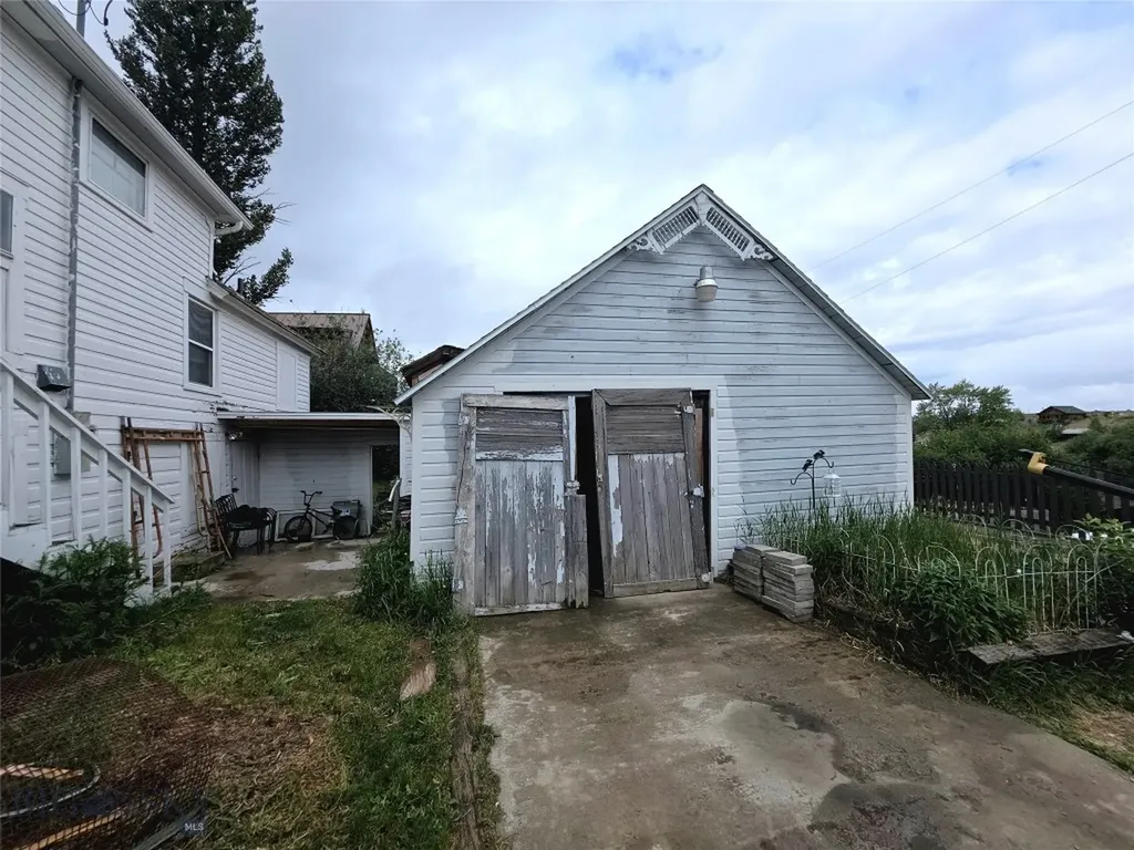 115 E Idaho Virginia City MT 59755