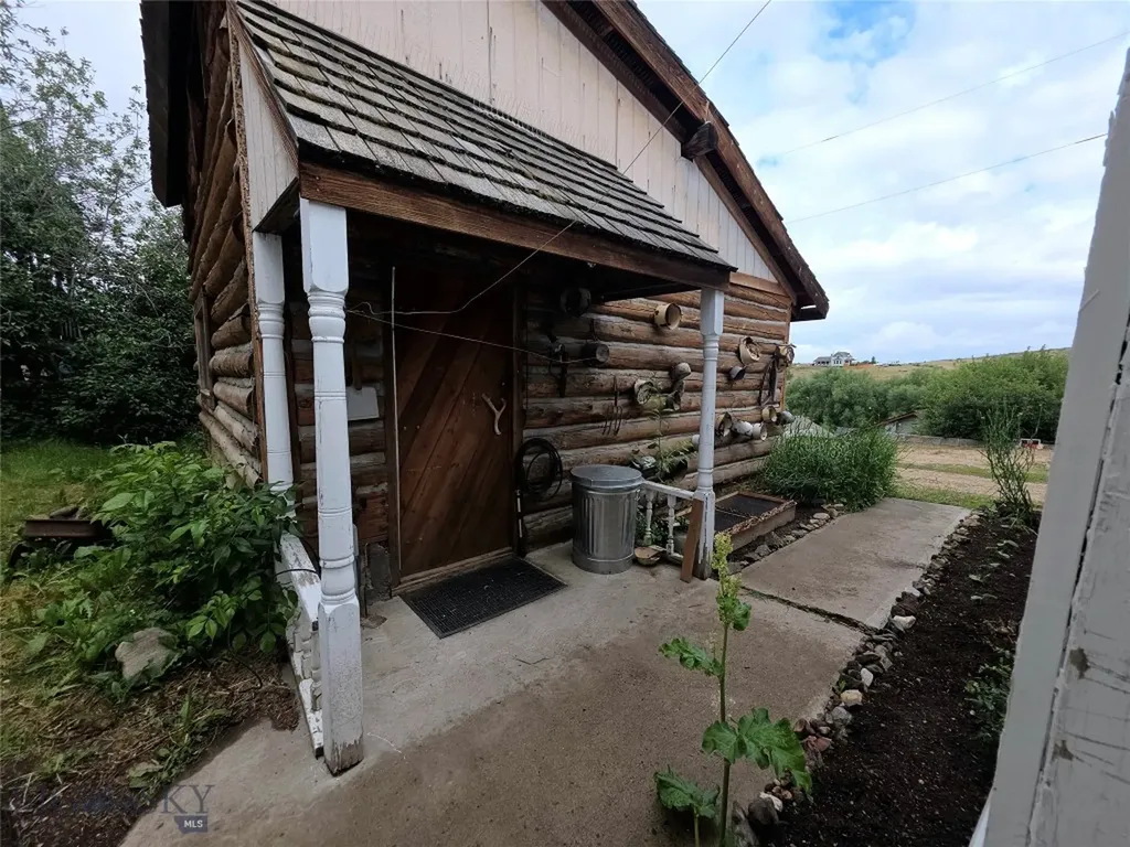 115 E Idaho Virginia City MT 59755