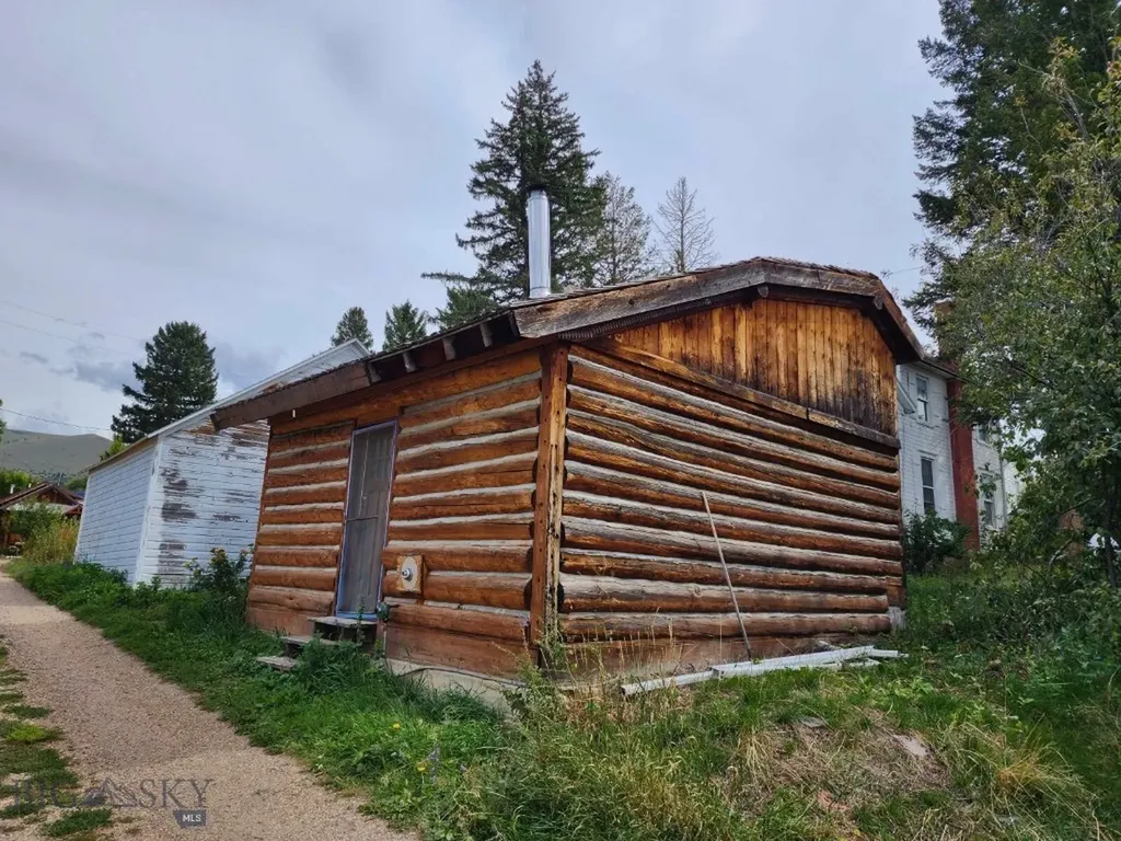 115 E Idaho Virginia City MT 59755